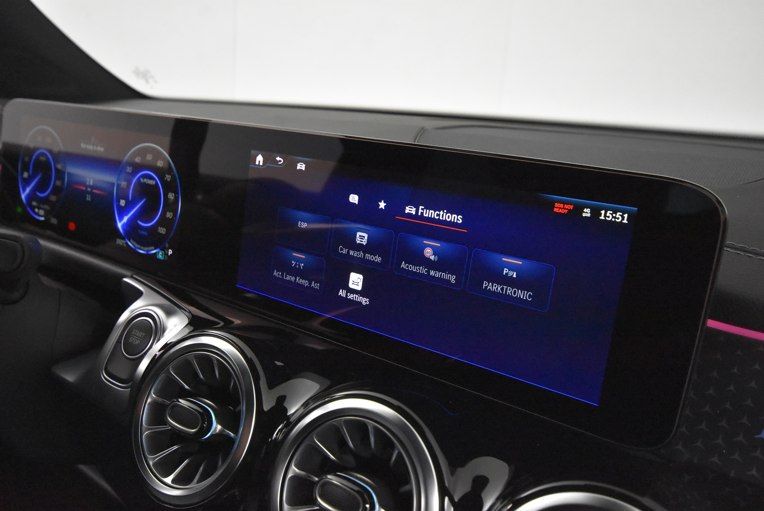 Mercedes-Benz EQB 2025