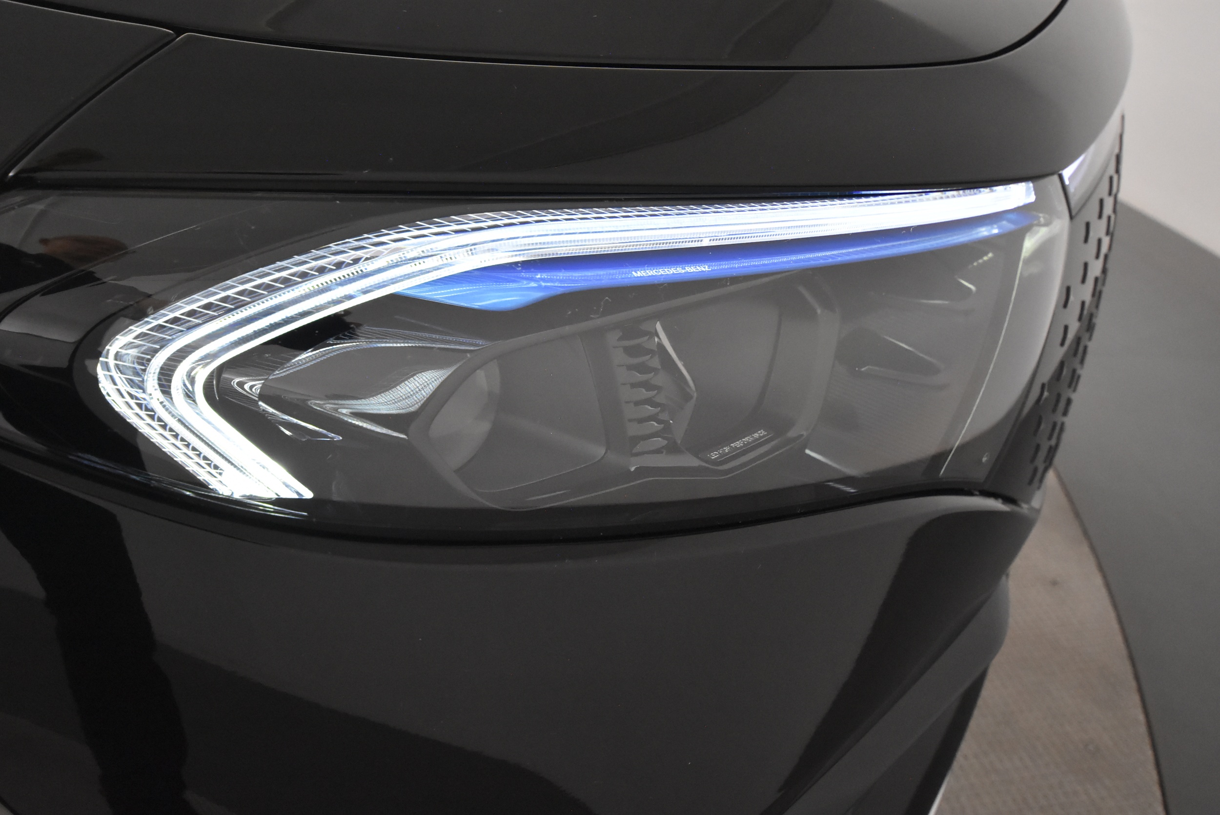 Mercedes-Benz EQB 2025