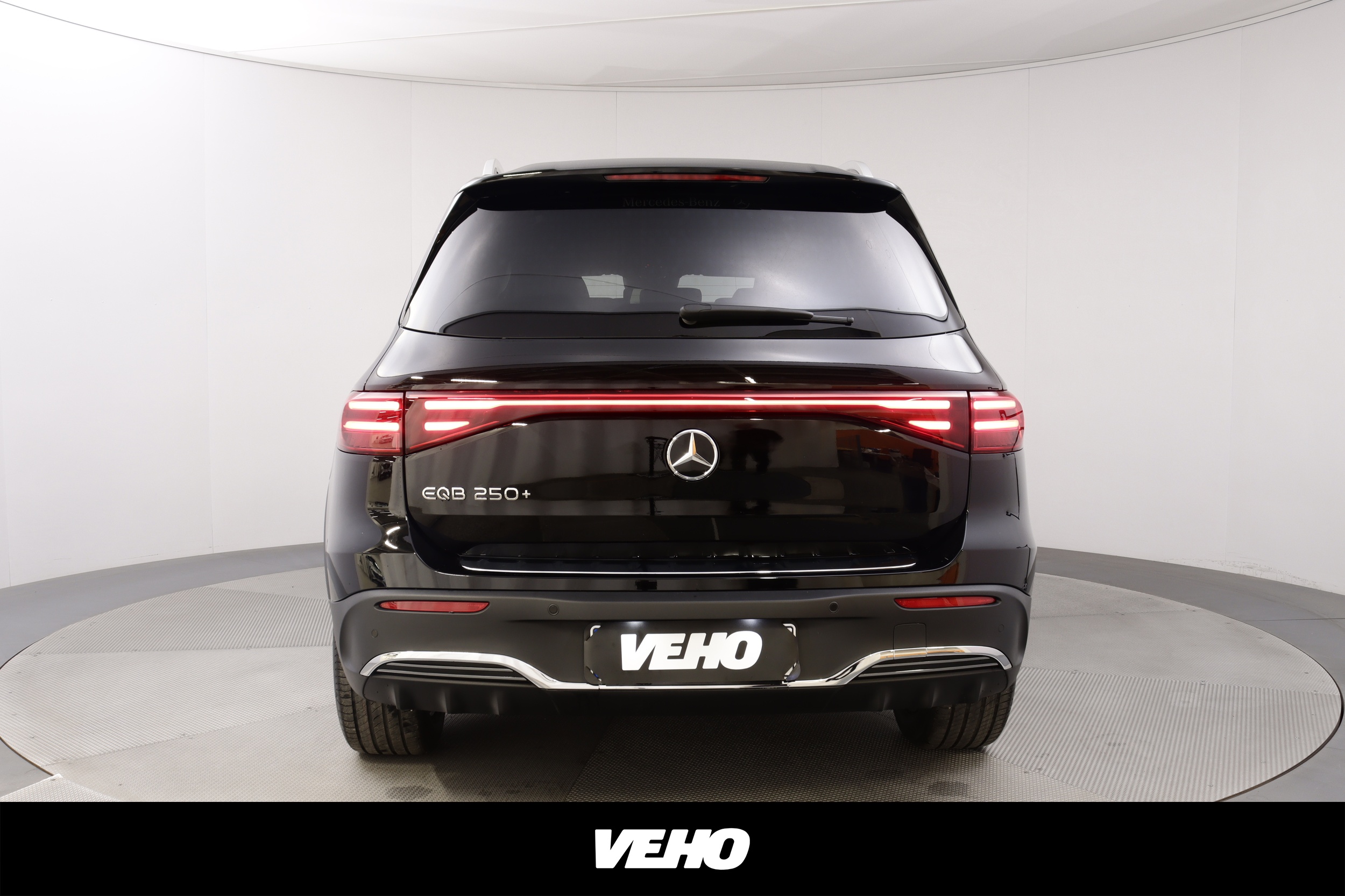Mercedes-Benz EQB 2025