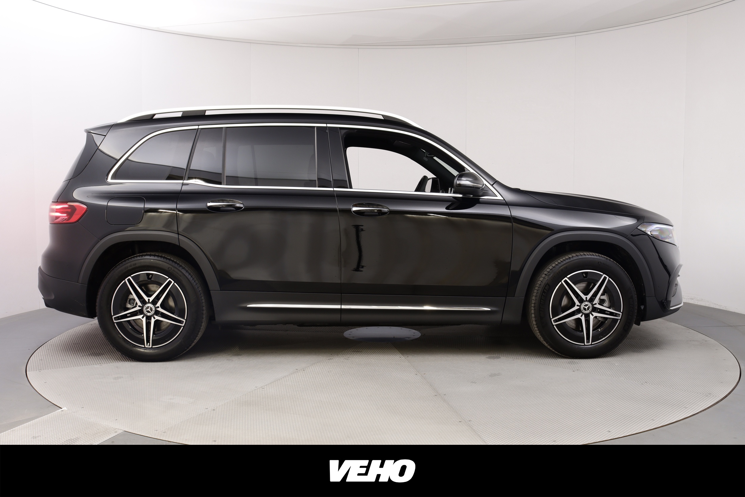 Mercedes-Benz EQB 2025