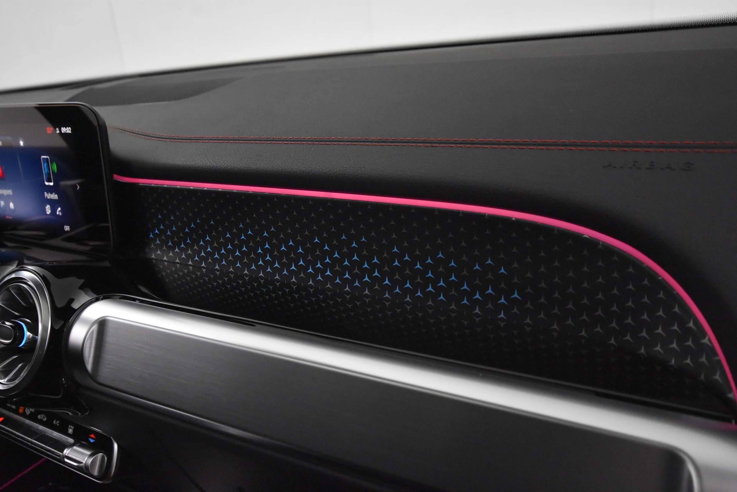 Mercedes-Benz EQB 2024