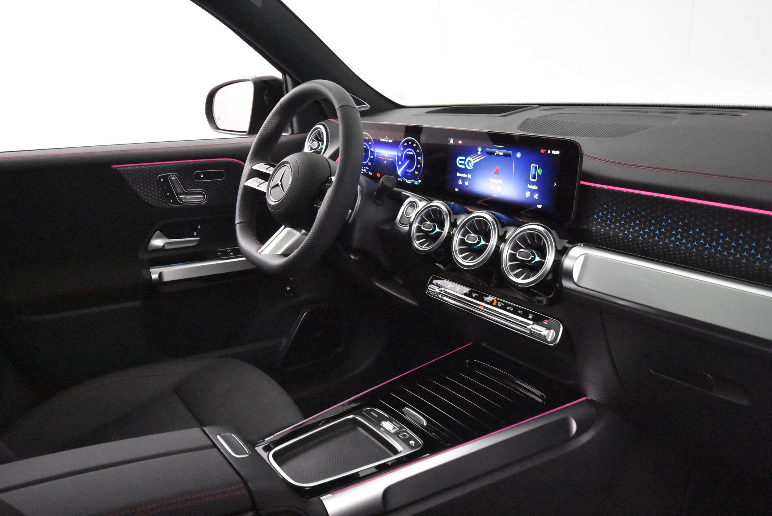 Mercedes-Benz EQB 2024