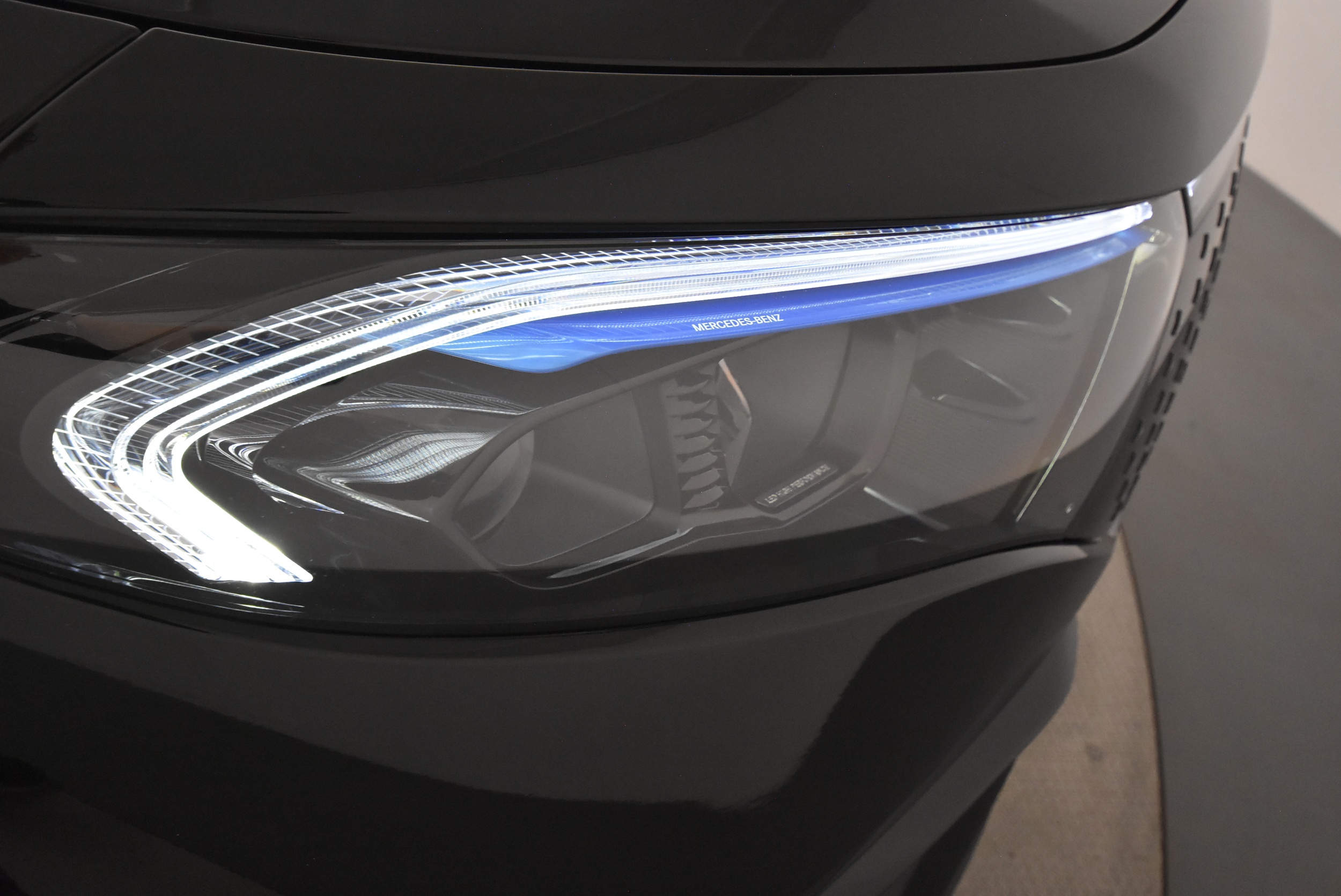 Mercedes-Benz EQB 2024