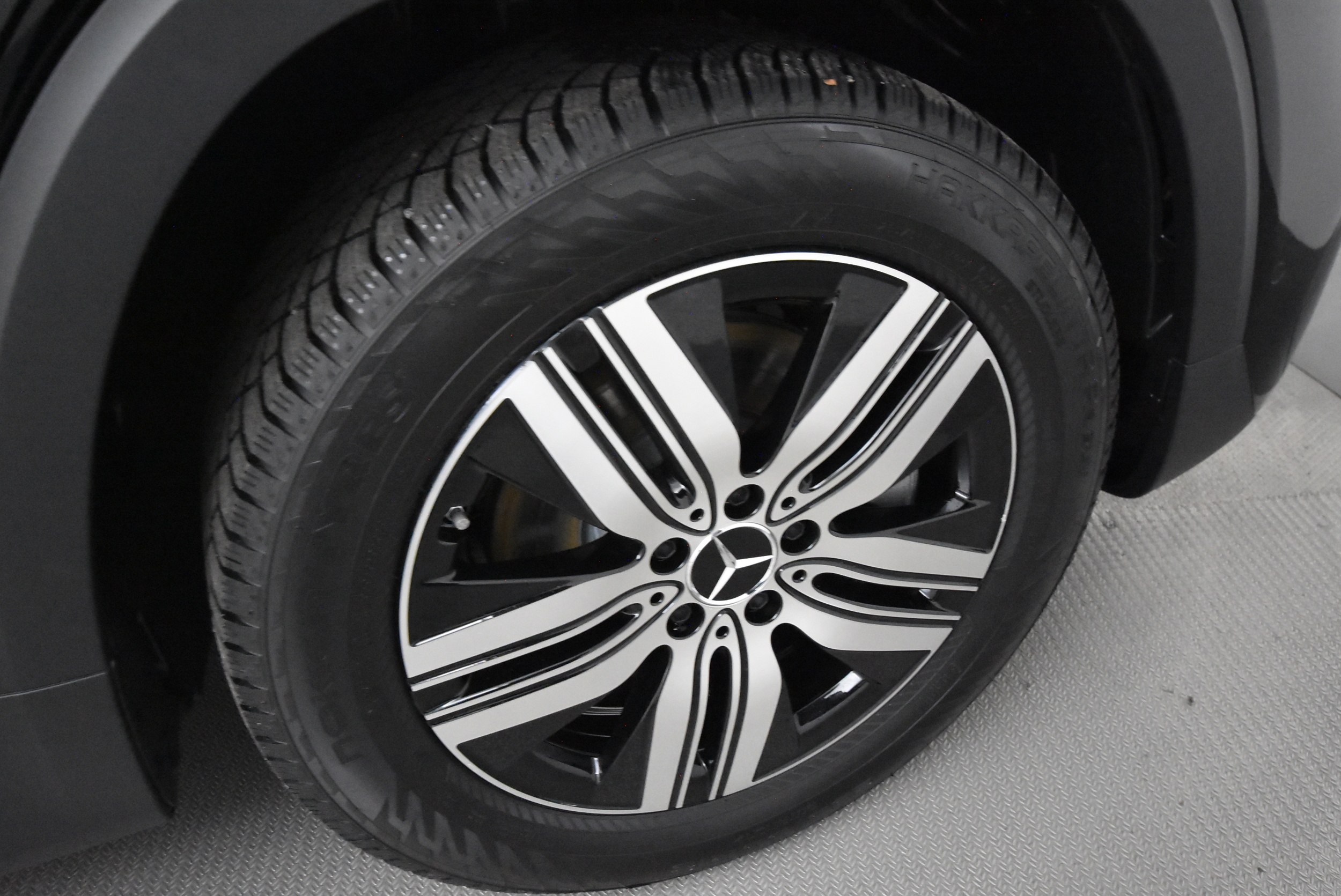 Mercedes-Benz EQB 2024