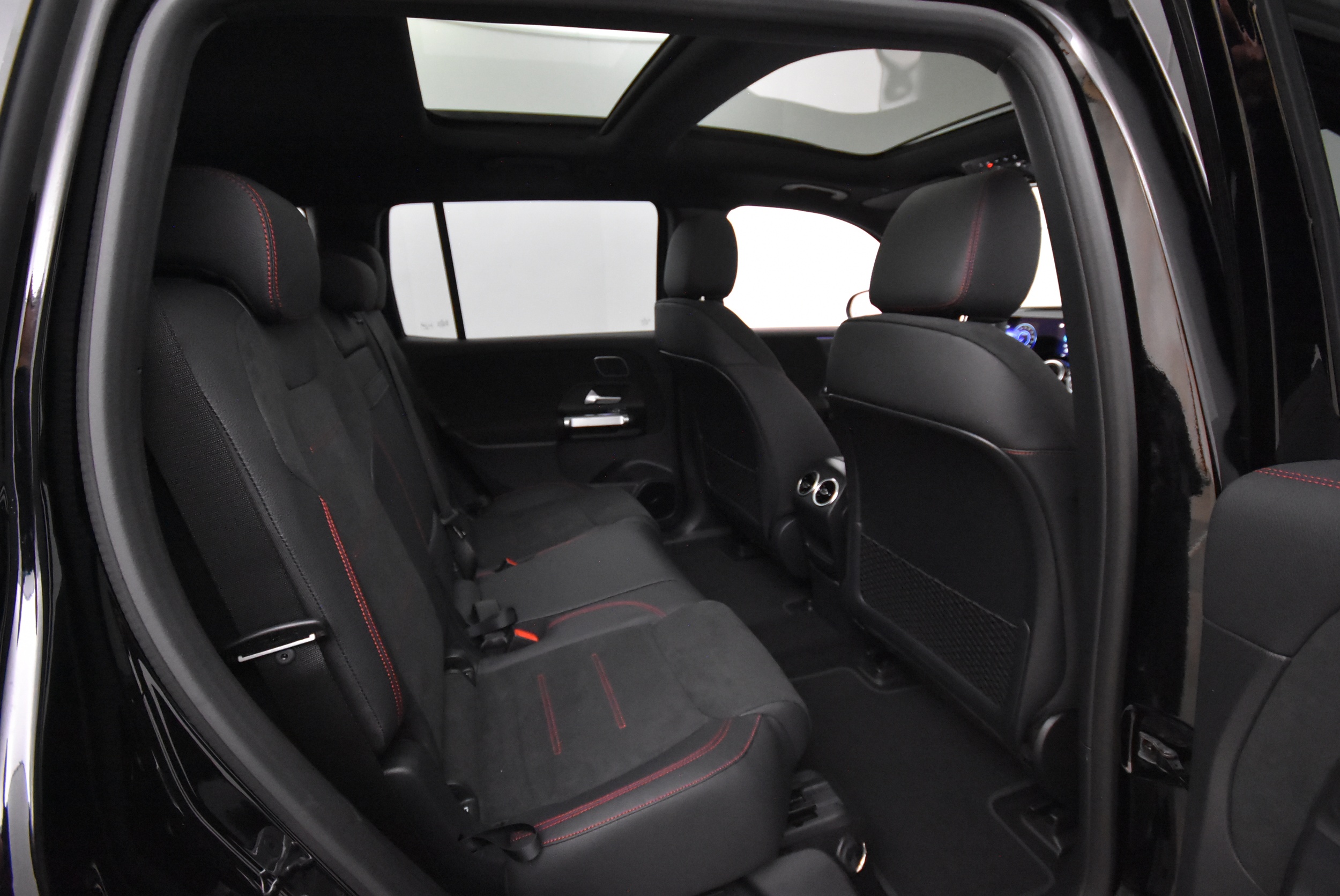 Mercedes-Benz EQB 2024