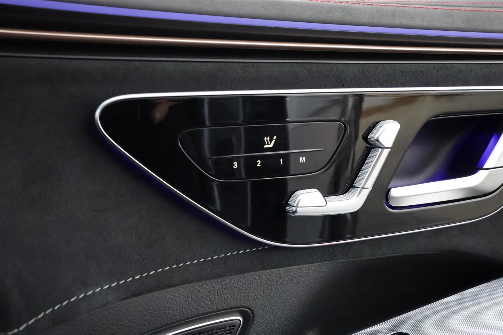 MERCEDES-BENZ EQE SUV 2024