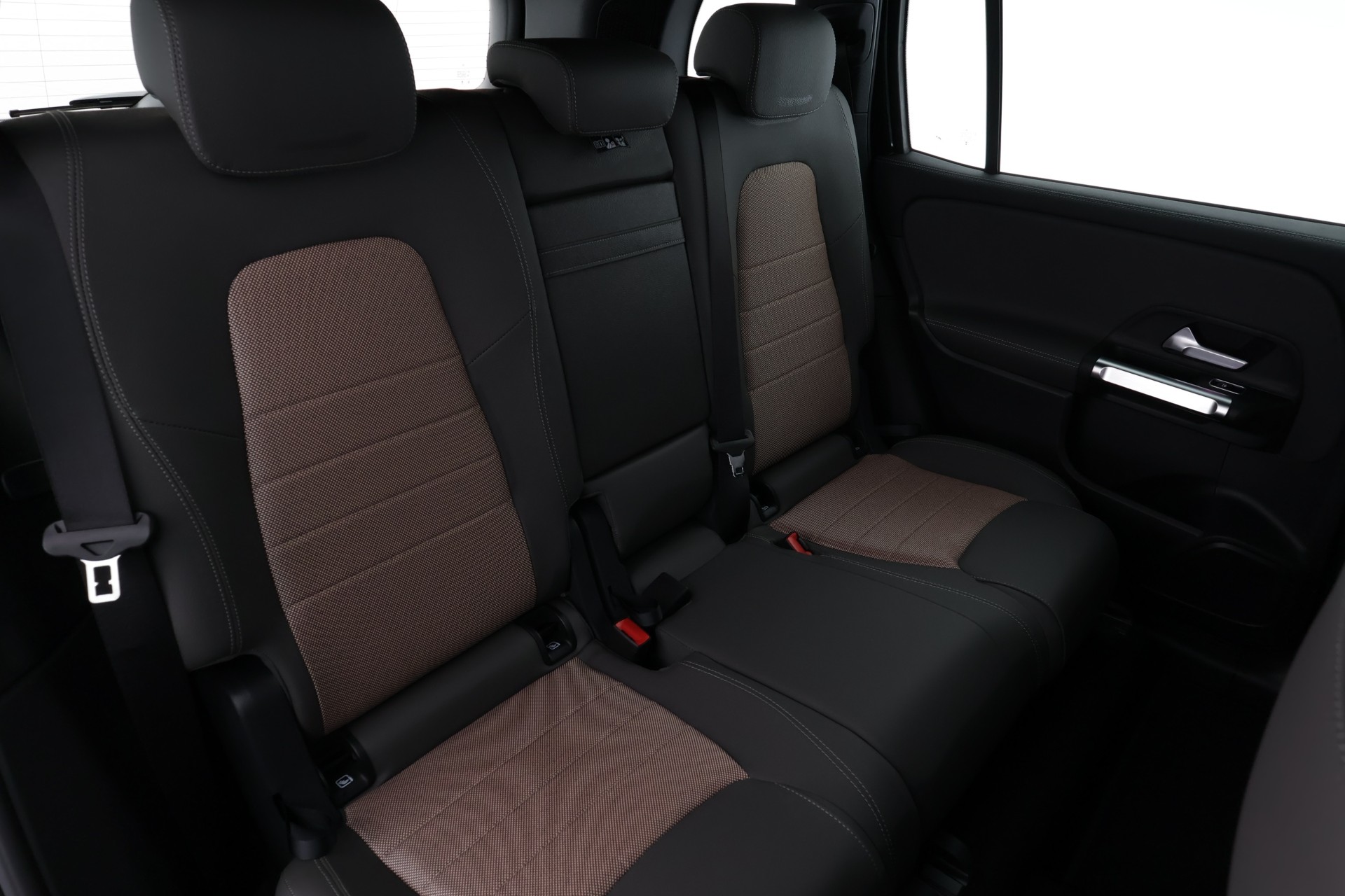 Mercedes-Benz EQB 2025