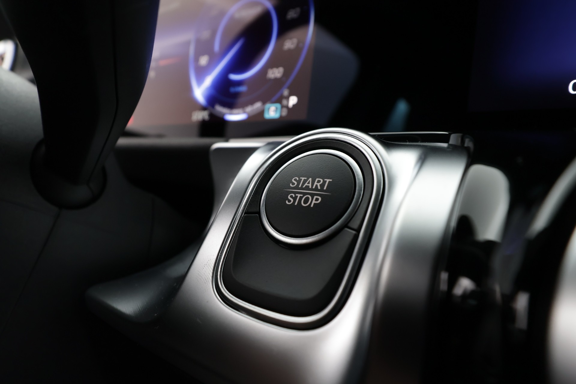 Mercedes-Benz EQB 2025