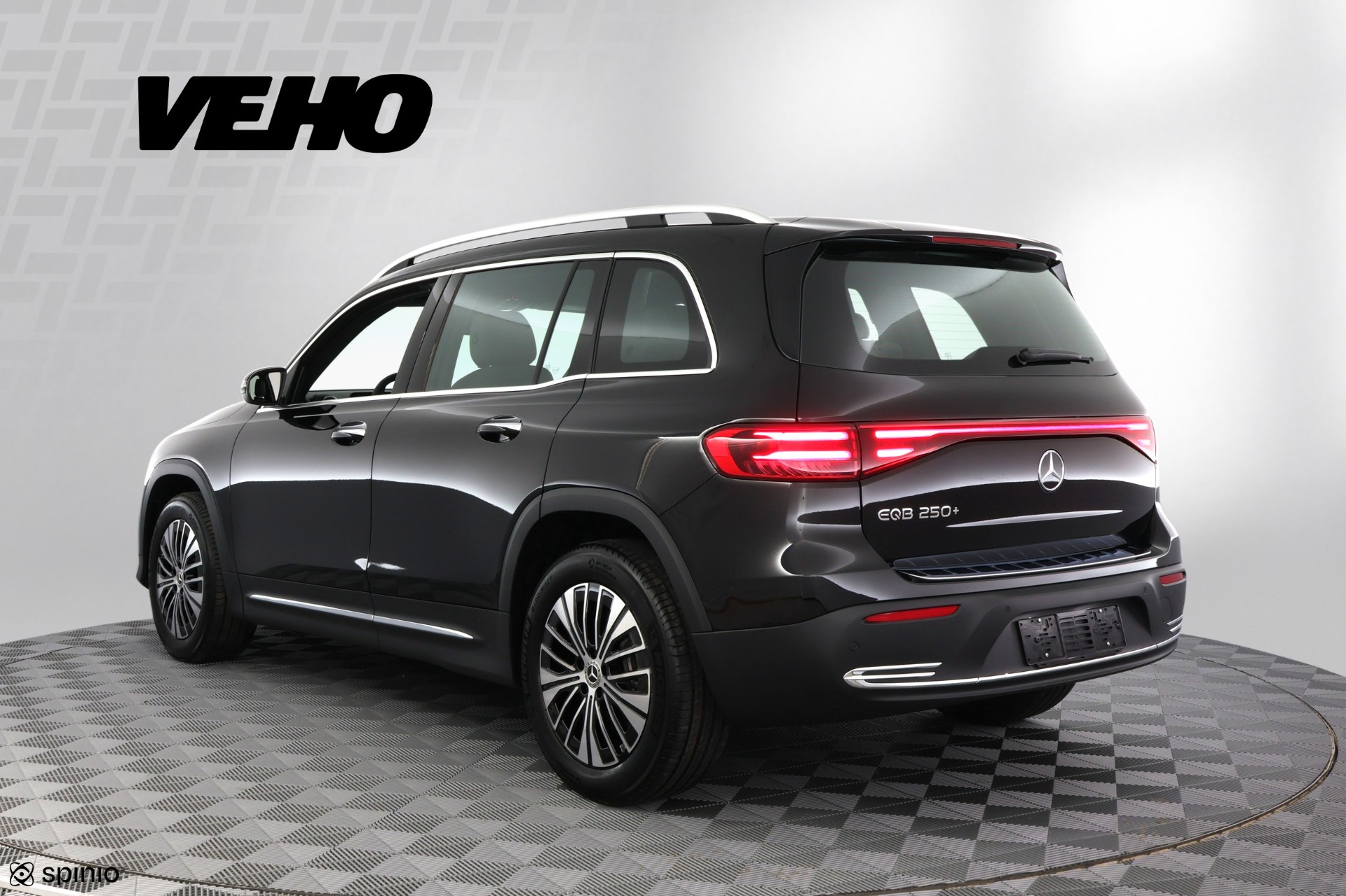 Mercedes-Benz EQB 2025