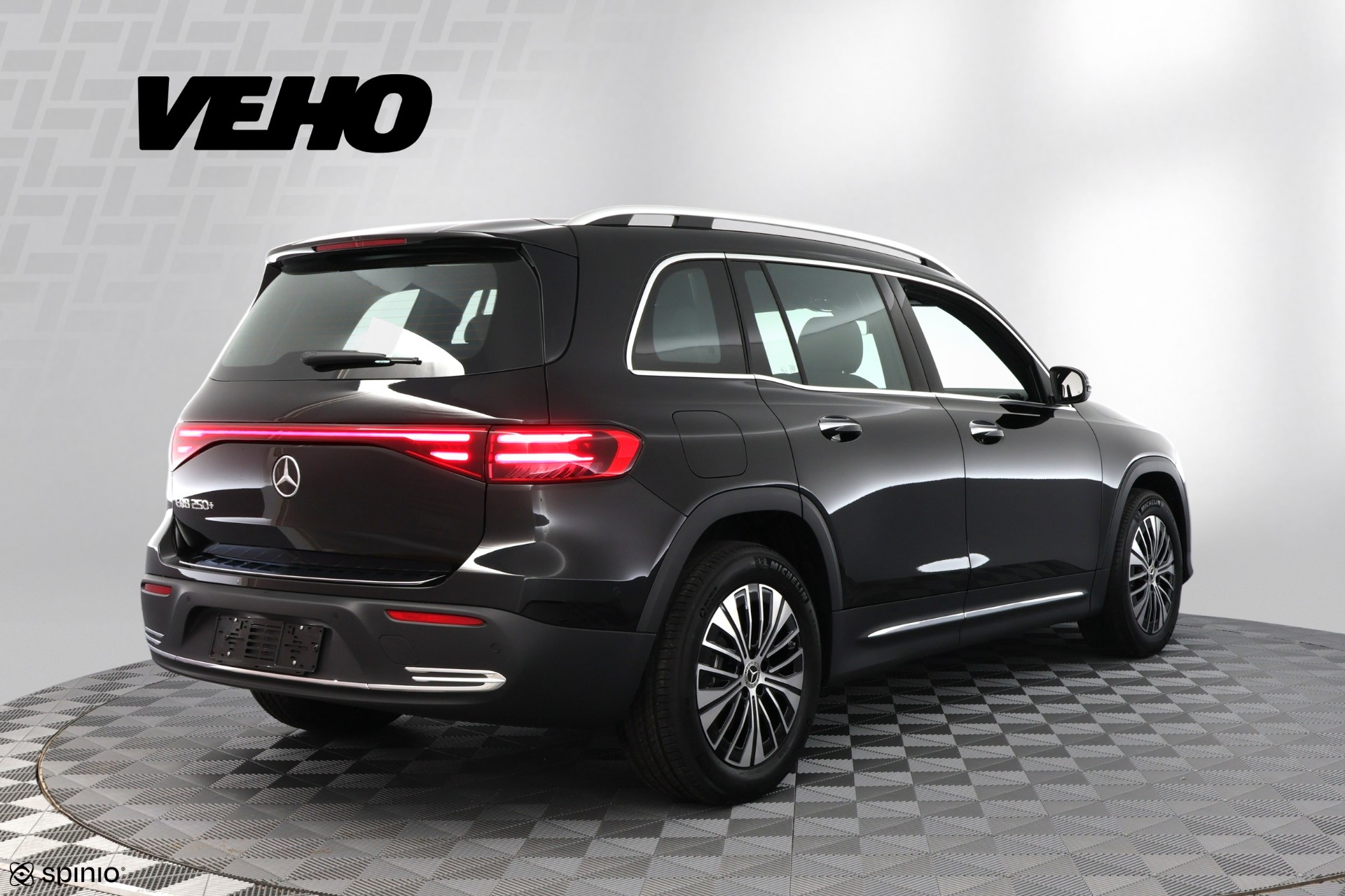 Mercedes-Benz EQB 2025