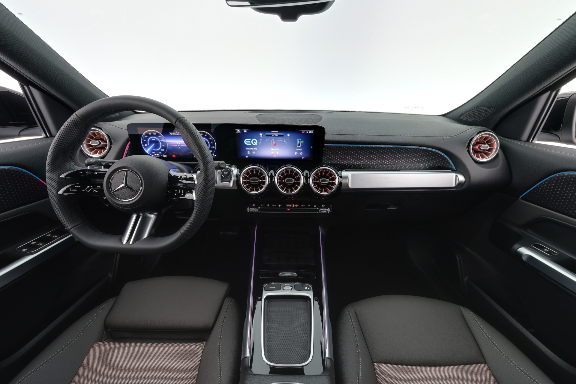 Mercedes-Benz EQB 2025