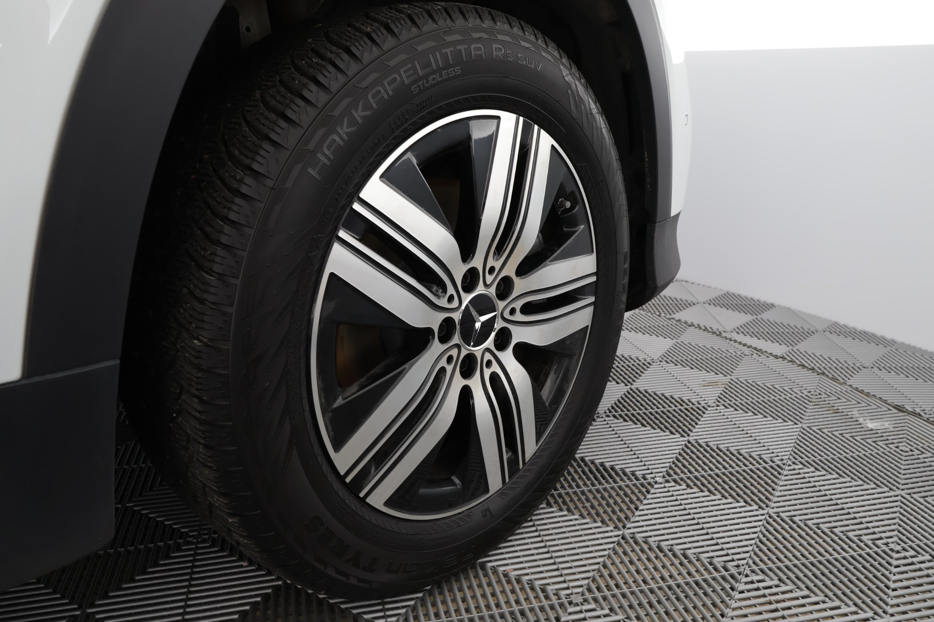 Mercedes-Benz EQB 2024