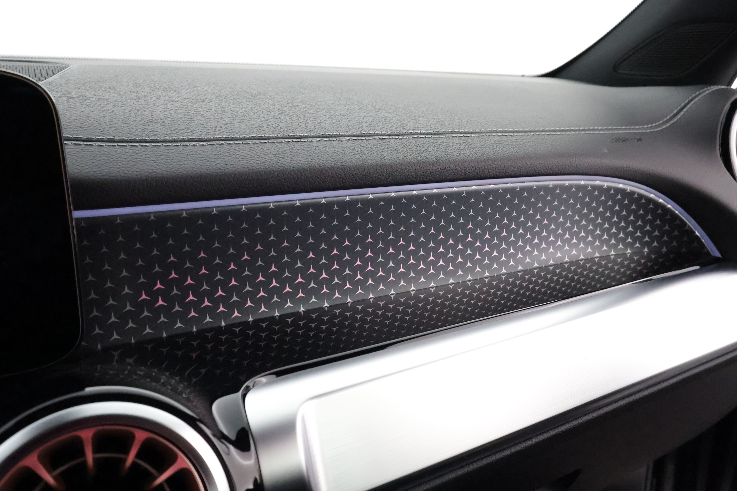 Mercedes-Benz EQB 2025