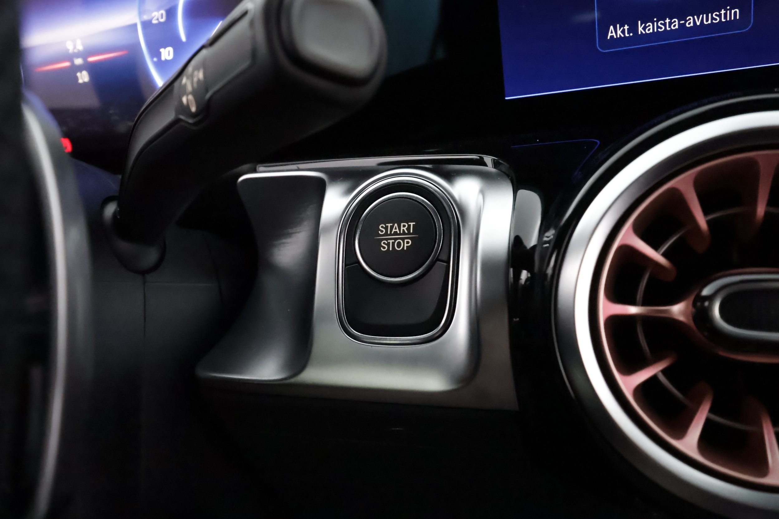 Mercedes-Benz EQB 2025