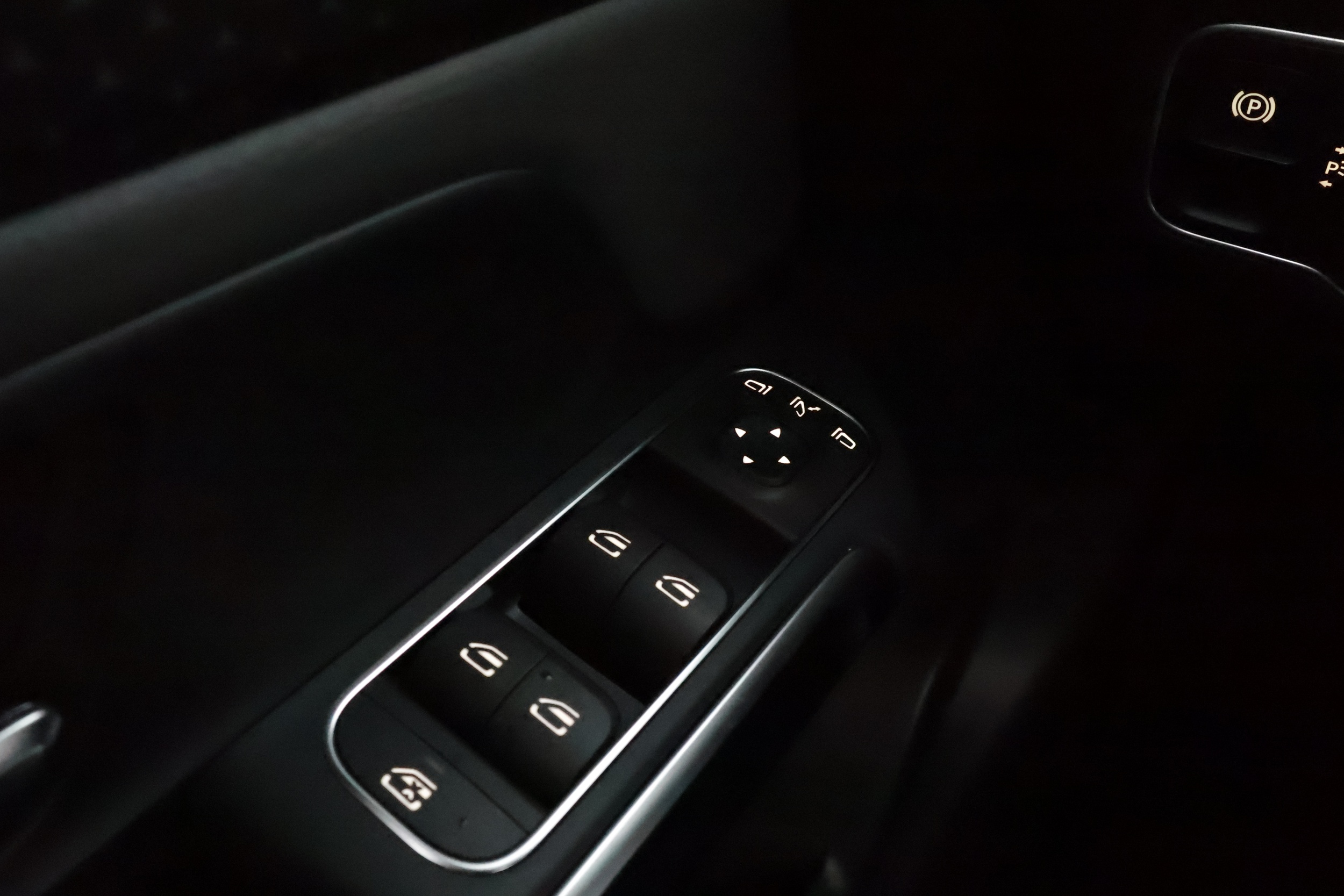 Mercedes-Benz EQB 2025