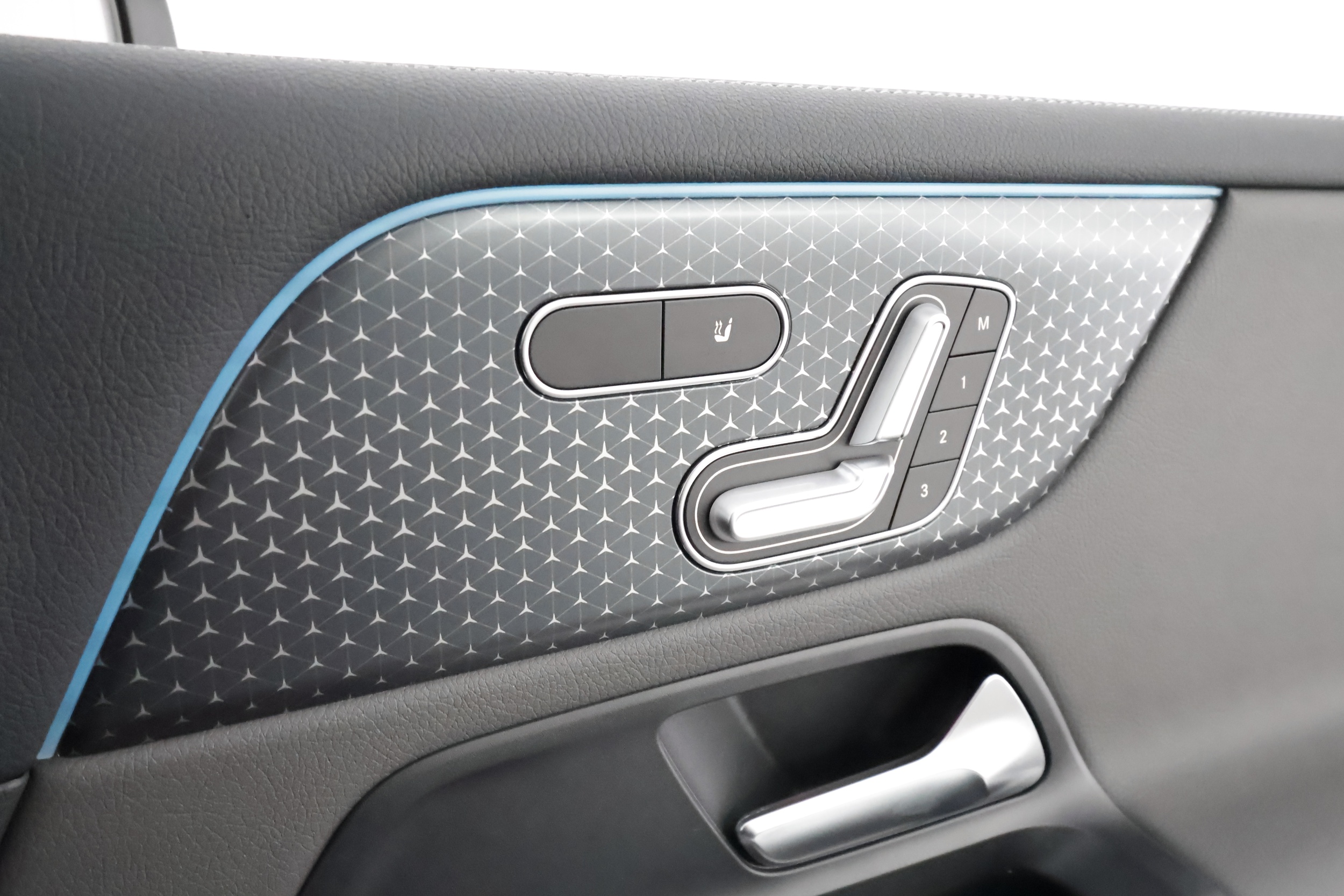 Mercedes-Benz EQB 2025