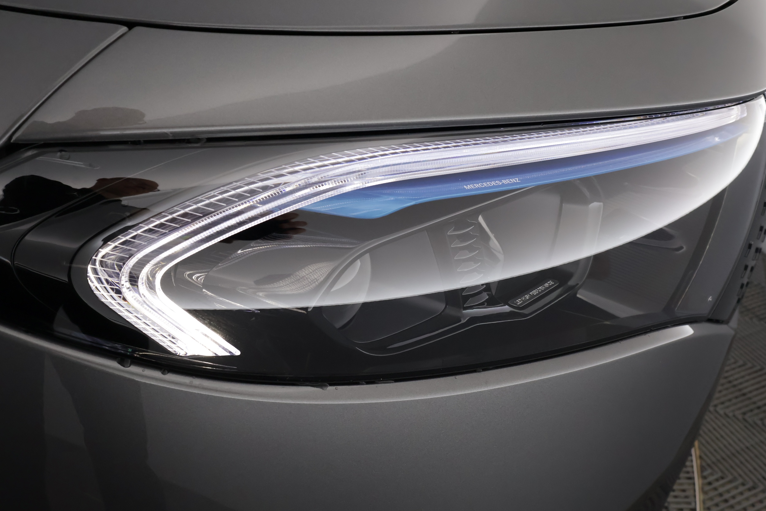 Mercedes-Benz EQB 2025