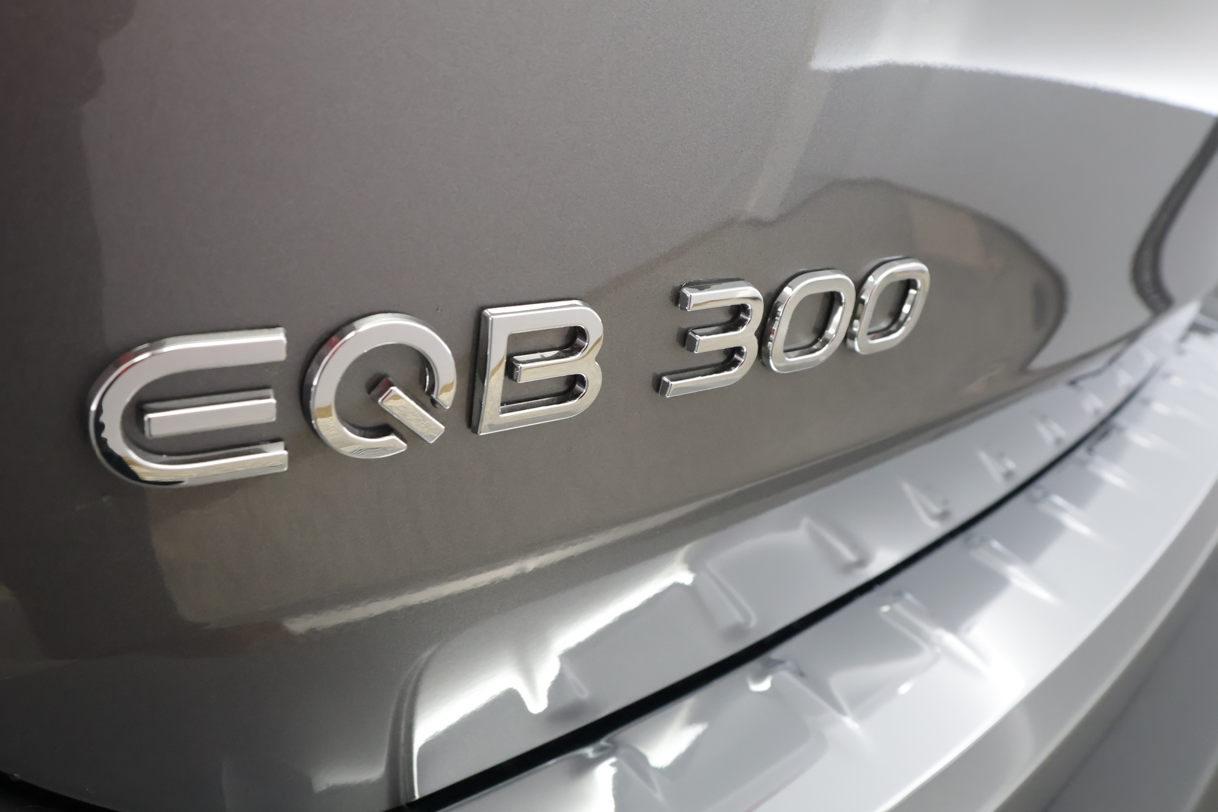 Mercedes-Benz EQB 2025