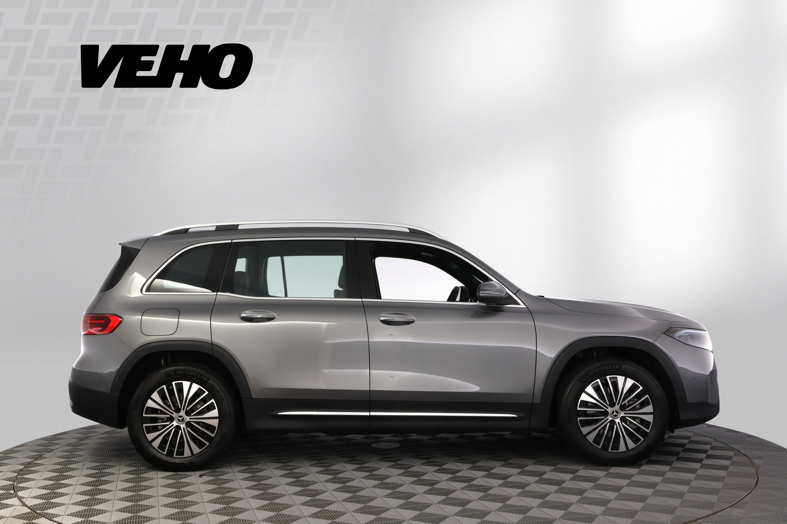 Mercedes-Benz EQB 2025