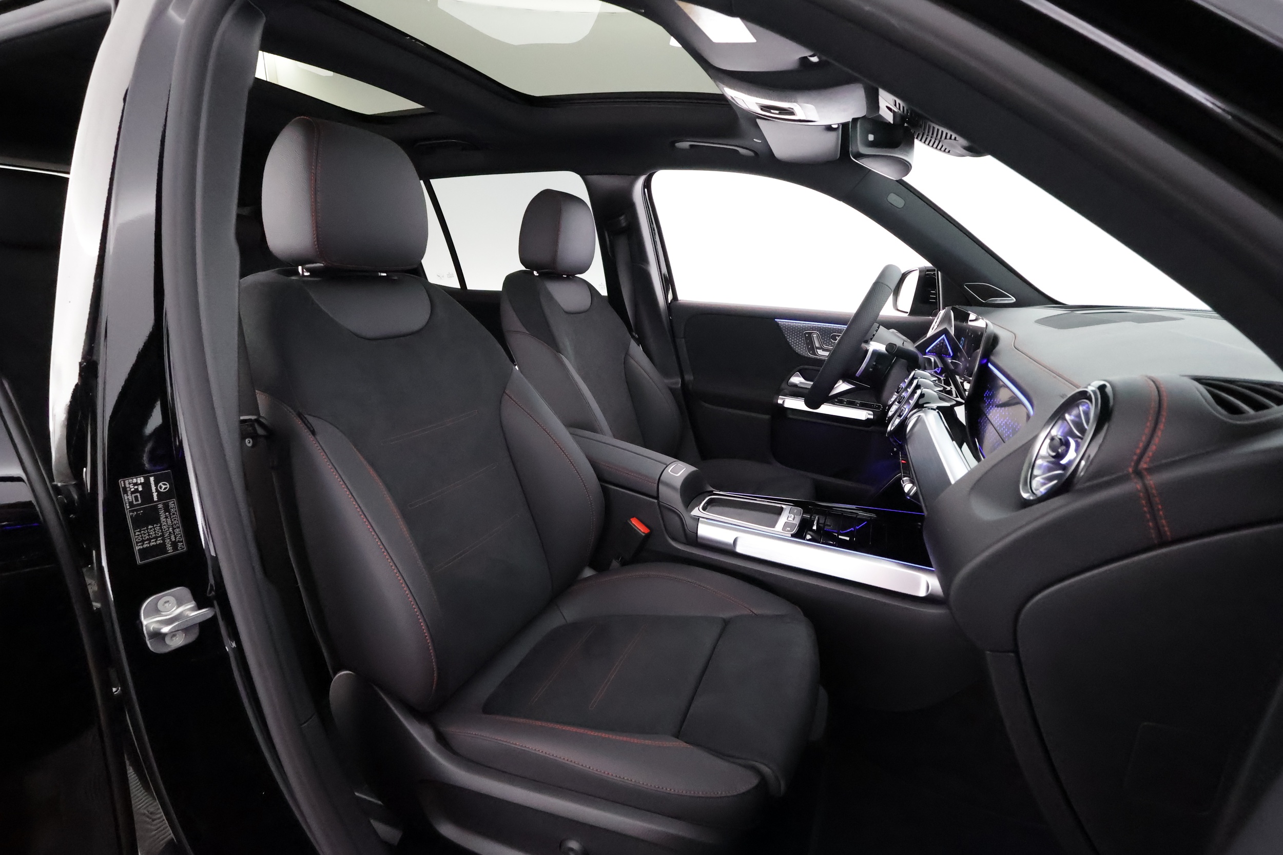 Mercedes-Benz EQB 2025