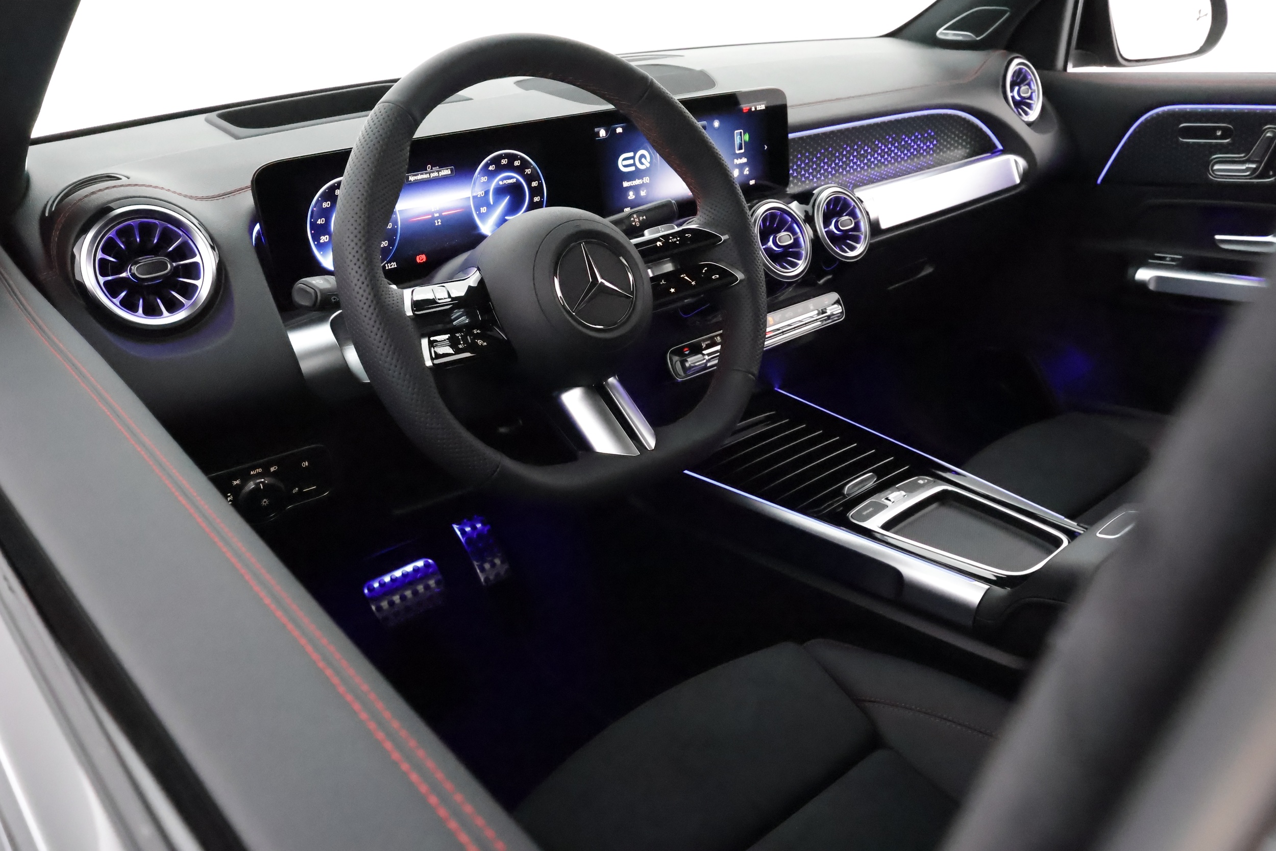 Mercedes-Benz EQB 2025