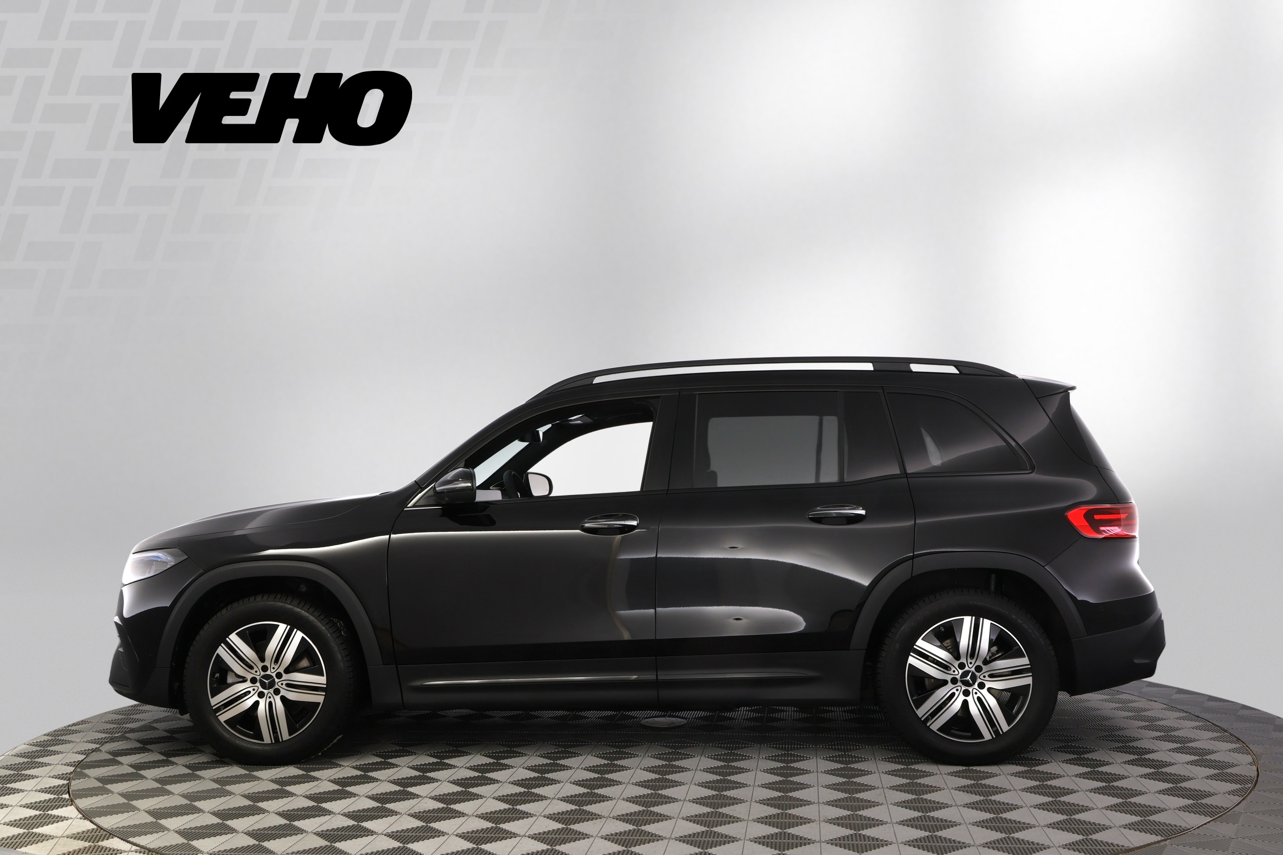 Mercedes-Benz EQB 2025