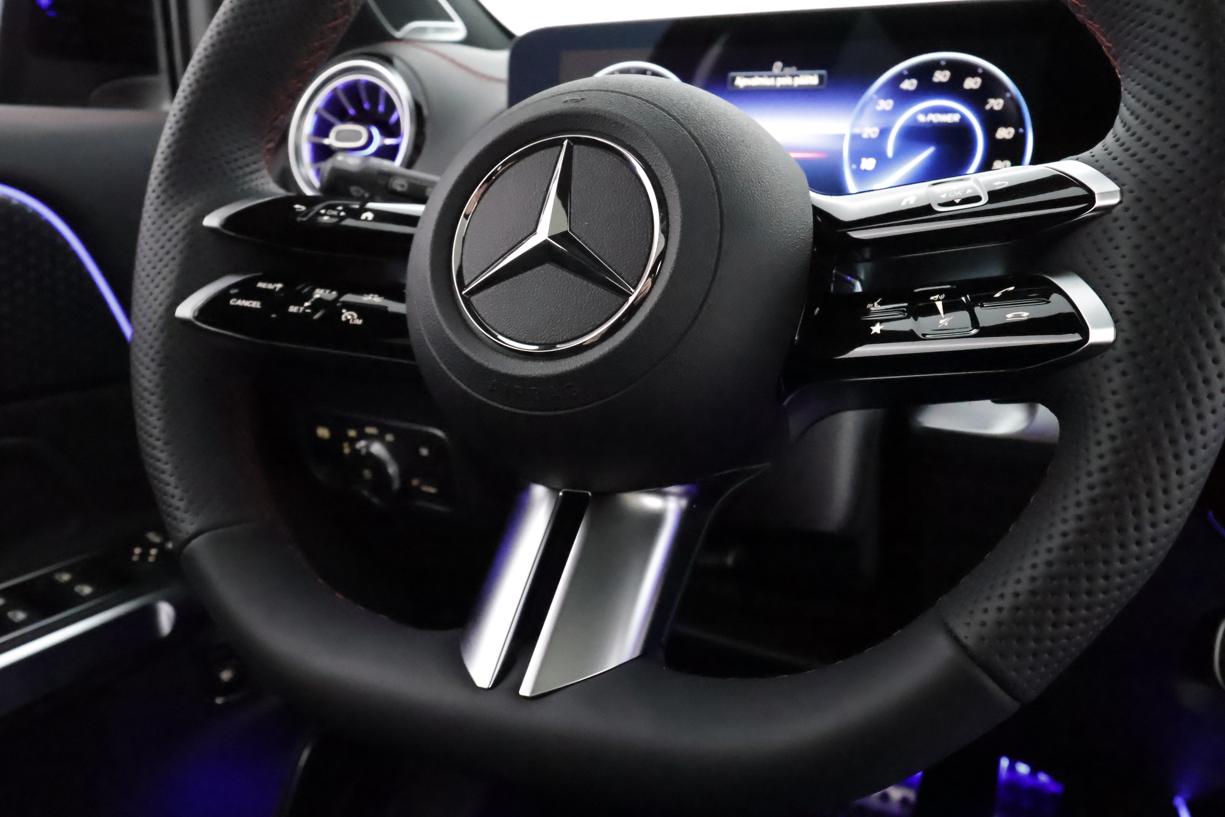 Mercedes-Benz EQB 2025