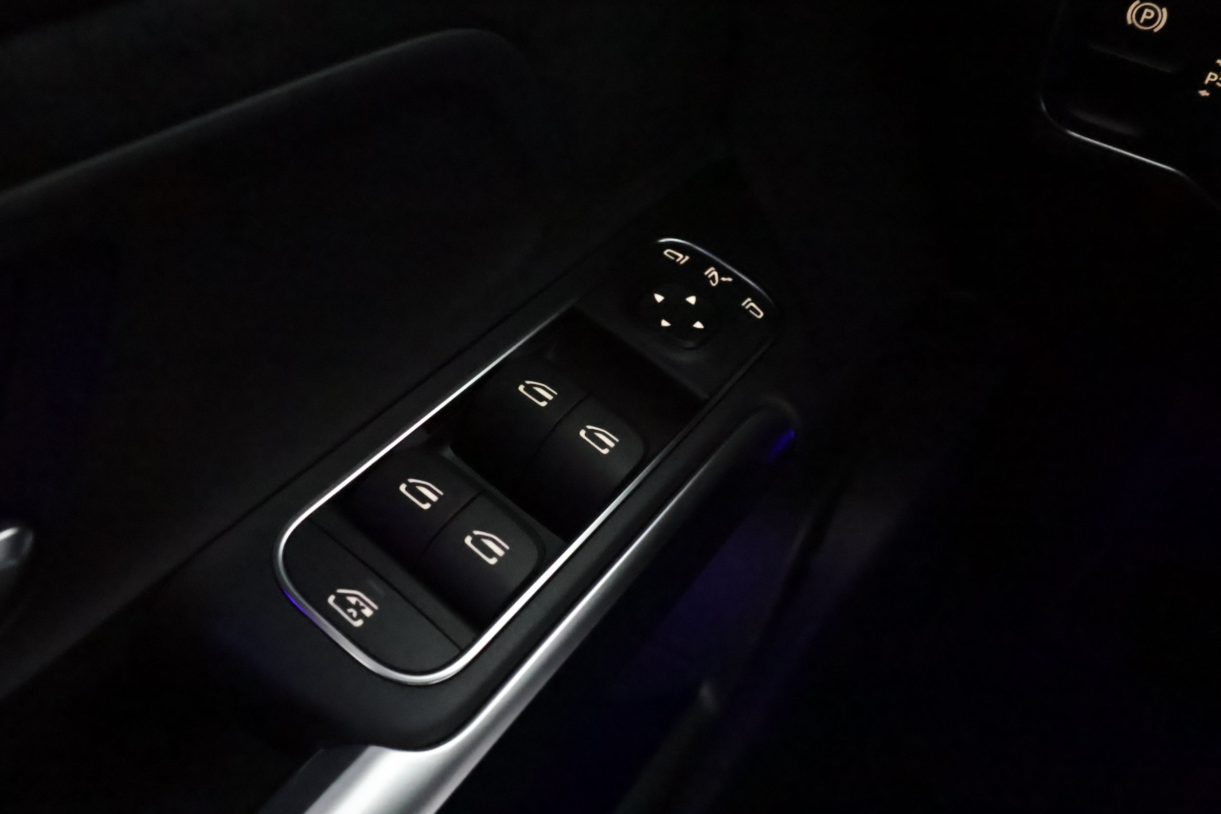 Mercedes-Benz EQB 2025
