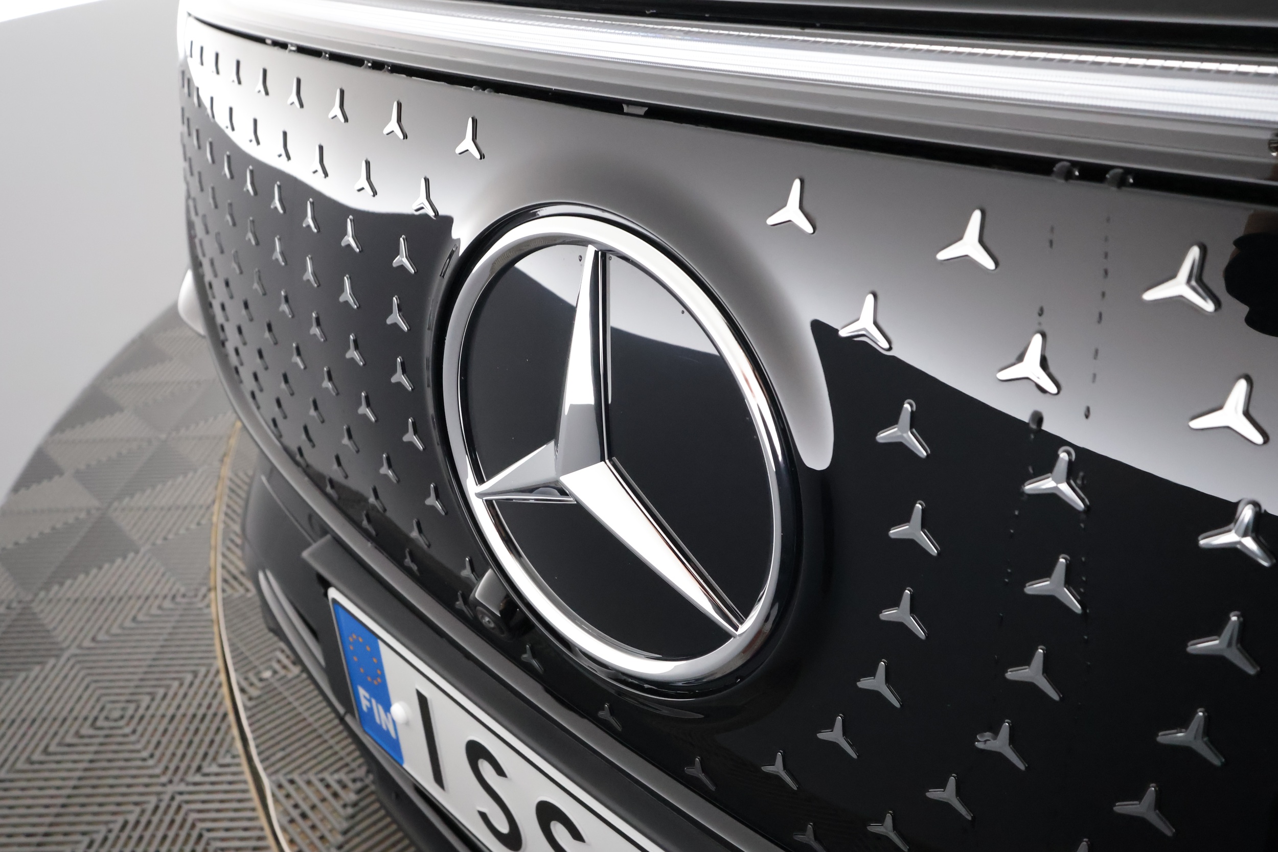 Mercedes-Benz EQB 2025