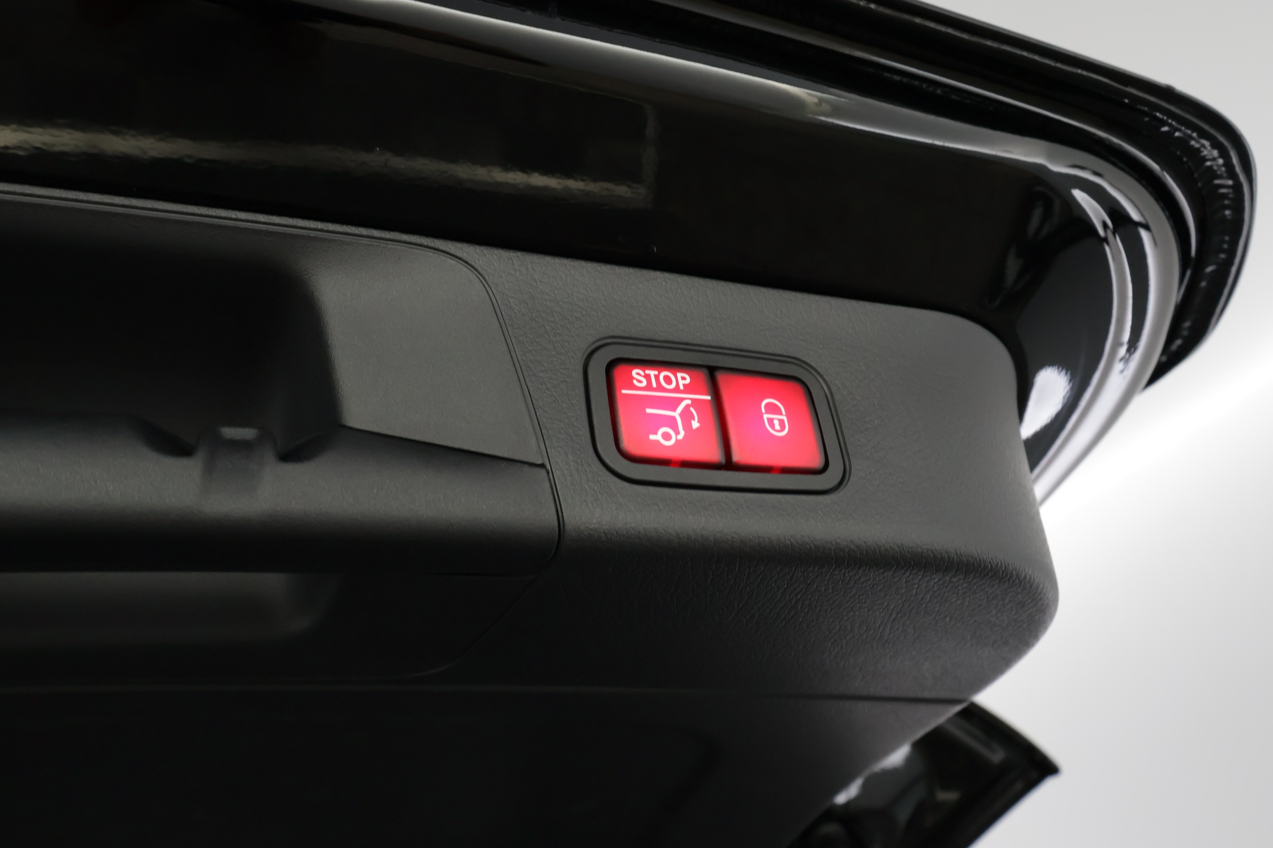 Mercedes-Benz EQB 2025