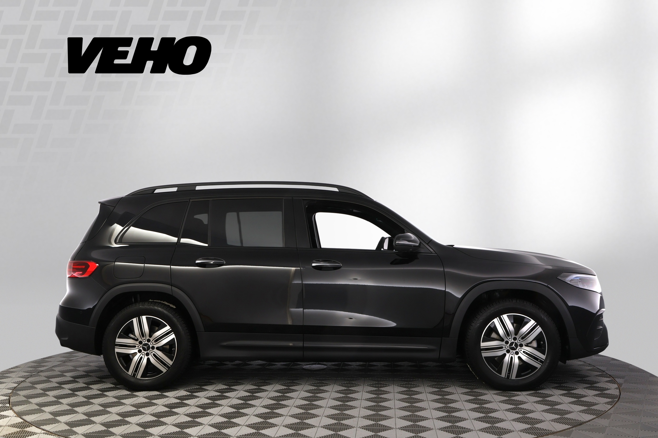 Mercedes-Benz EQB 2025