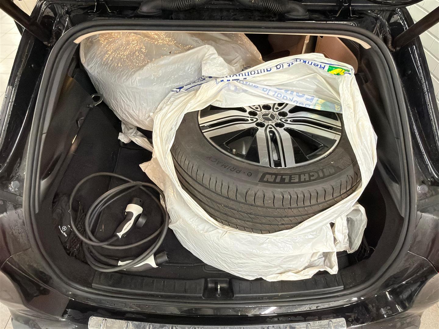 Mercedes-Benz EQA 2021