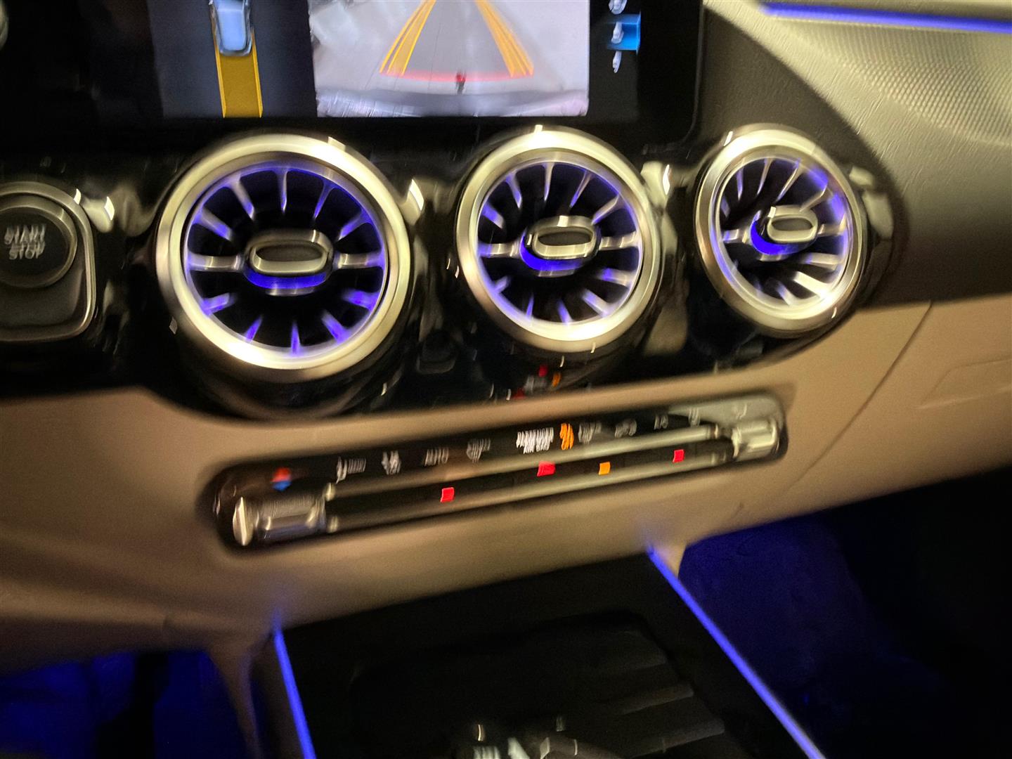 Mercedes-Benz EQA 2021