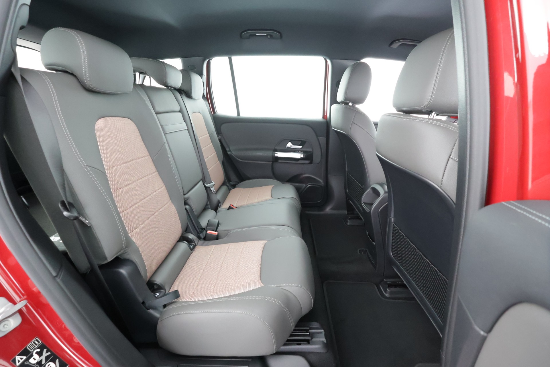 Mercedes-Benz EQB 2025