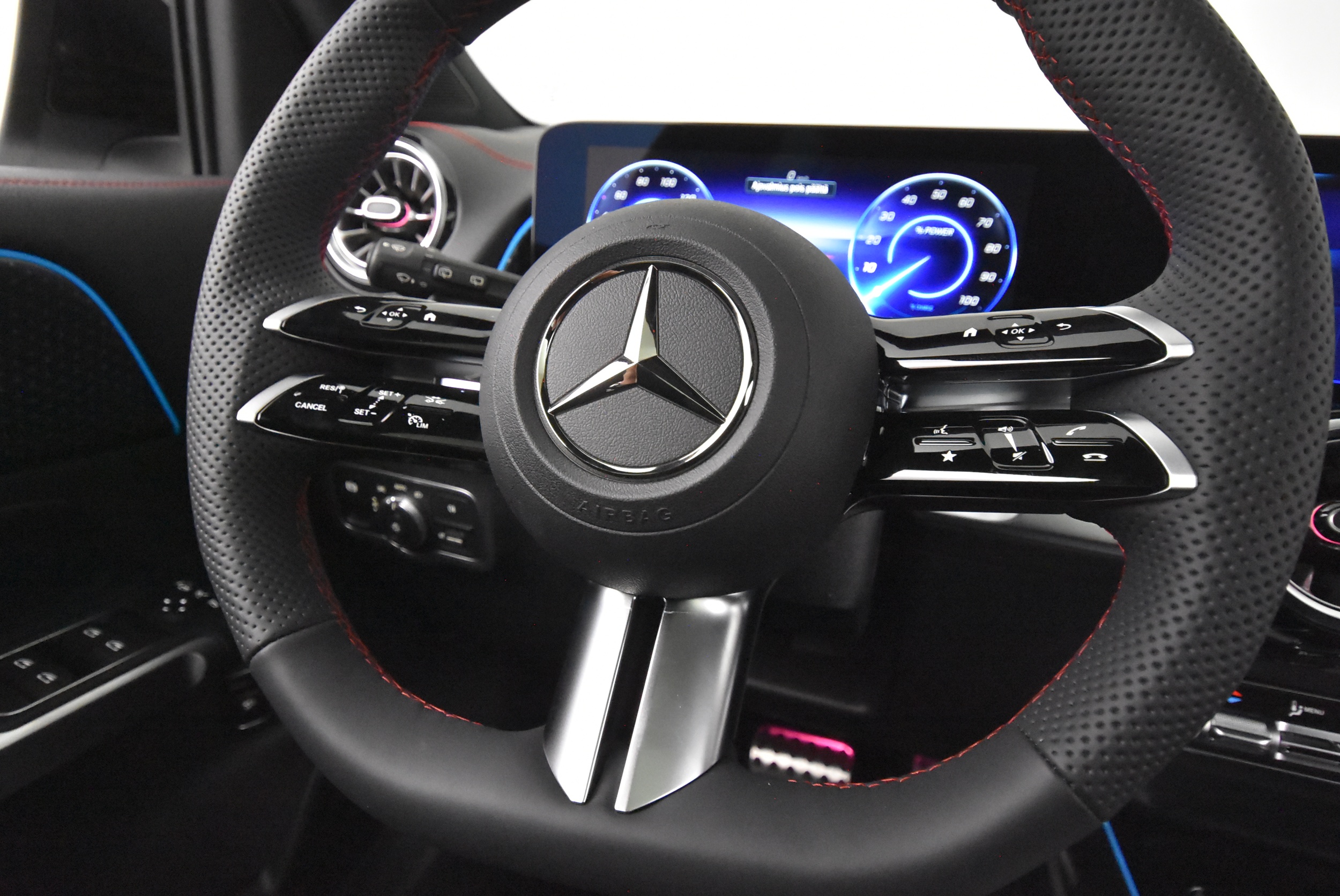 Mercedes-Benz EQB 2025