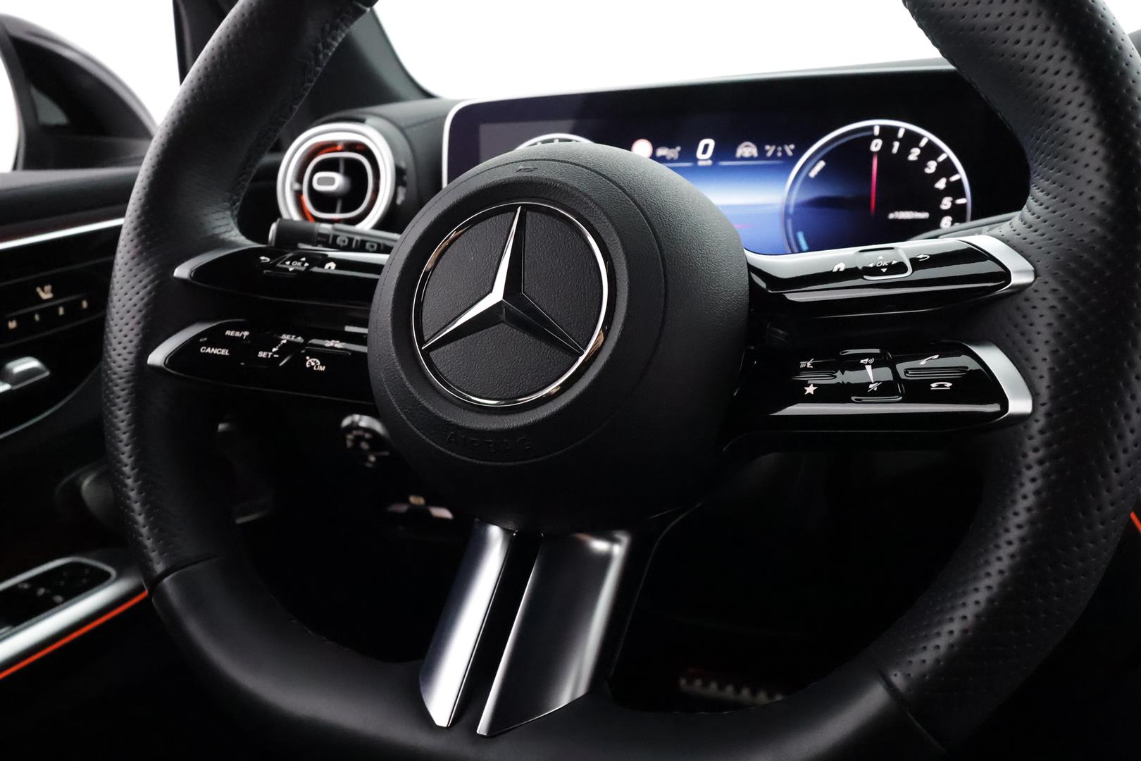 Mercedes-Benz GLC 2023