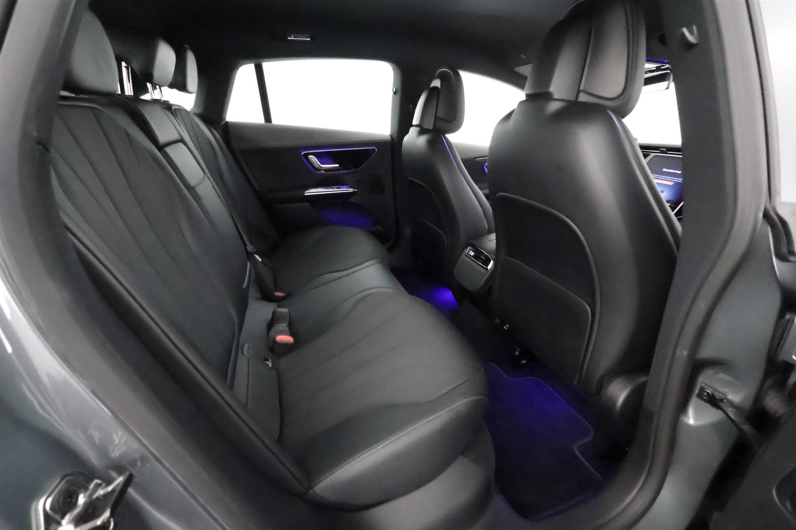 MERCEDES-BENZ EQE 2023