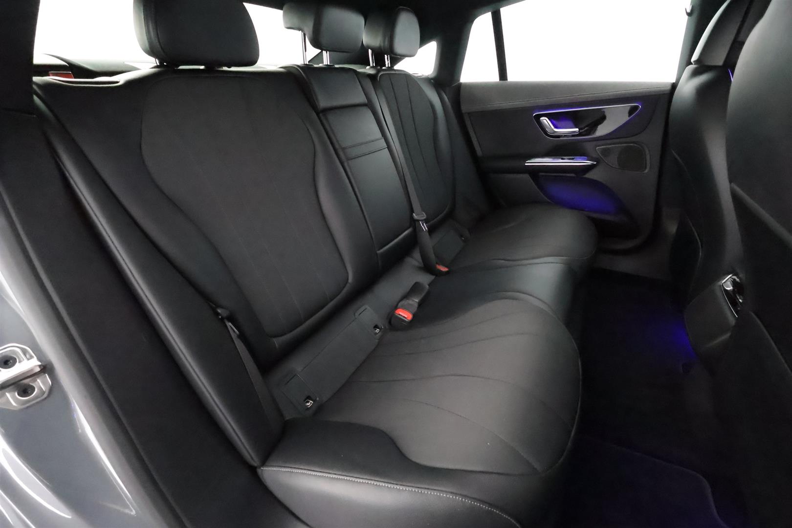 MERCEDES-BENZ EQE 2023