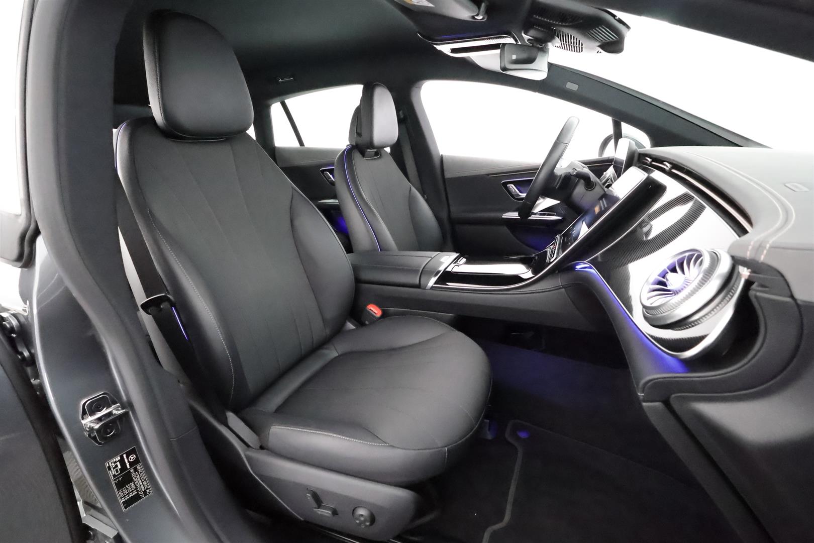 MERCEDES-BENZ EQE 2023