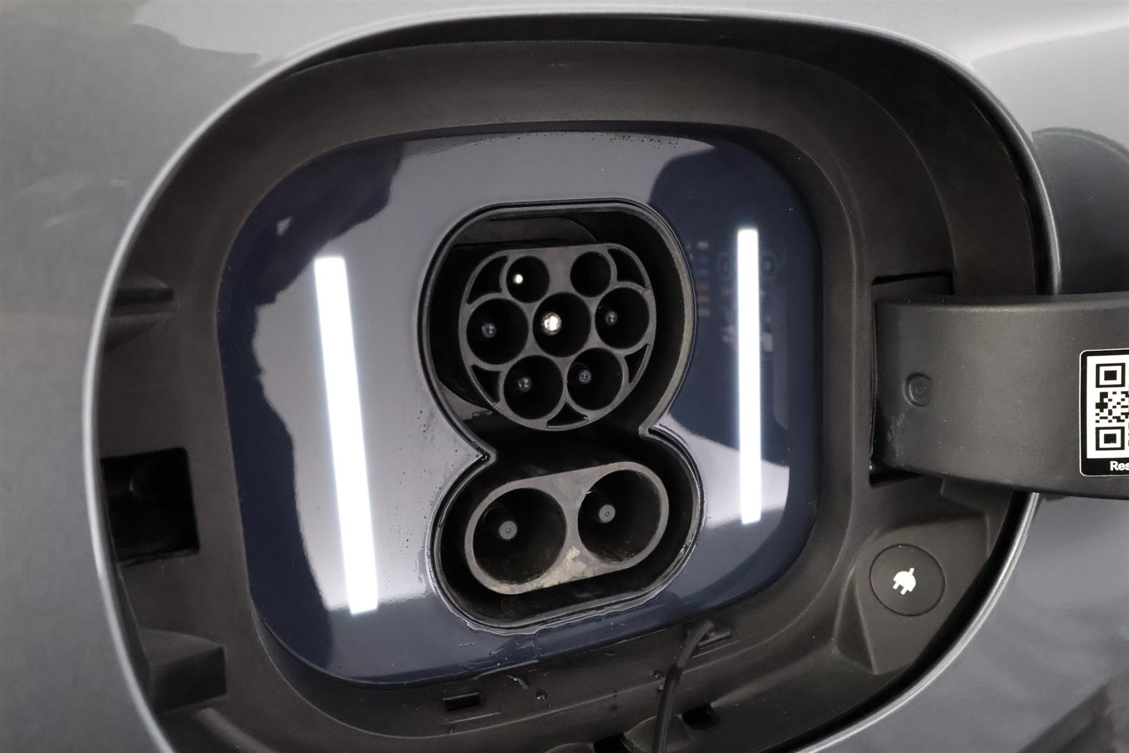 MERCEDES-BENZ EQE 2023