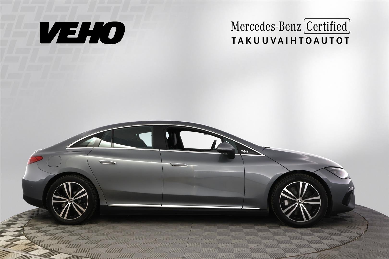 MERCEDES-BENZ EQE 2023