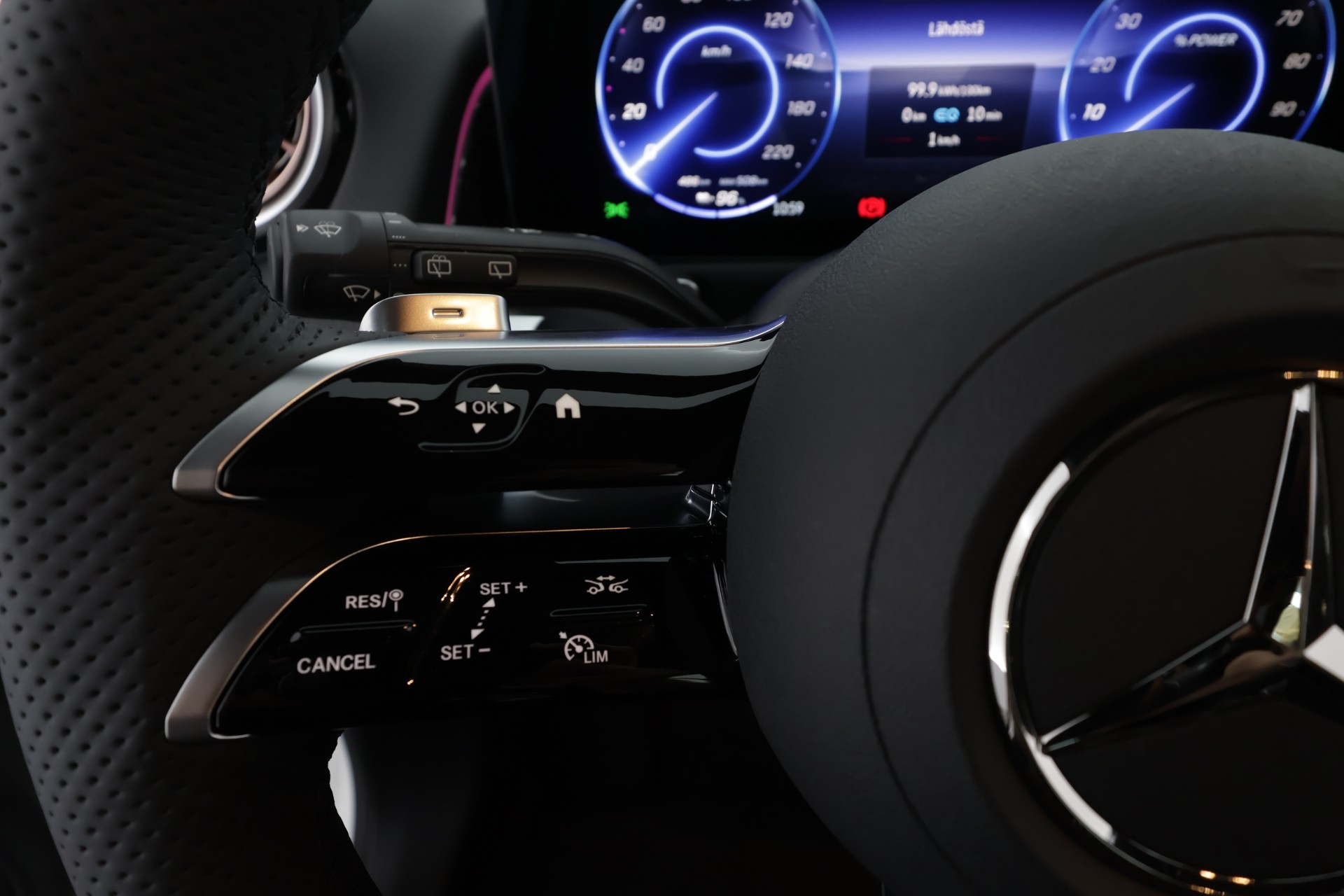 Mercedes-Benz EQB 2025