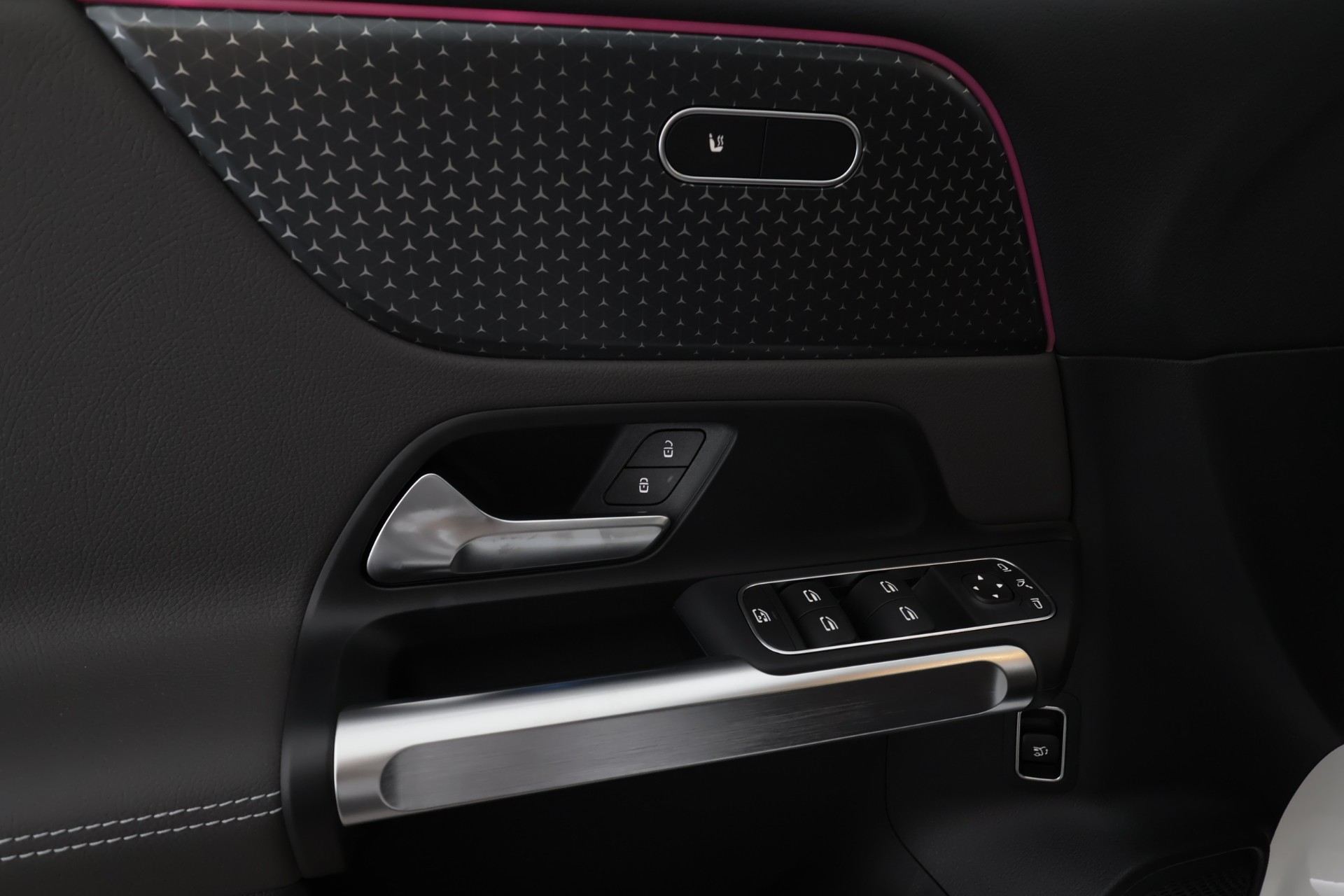 Mercedes-Benz EQB 2025