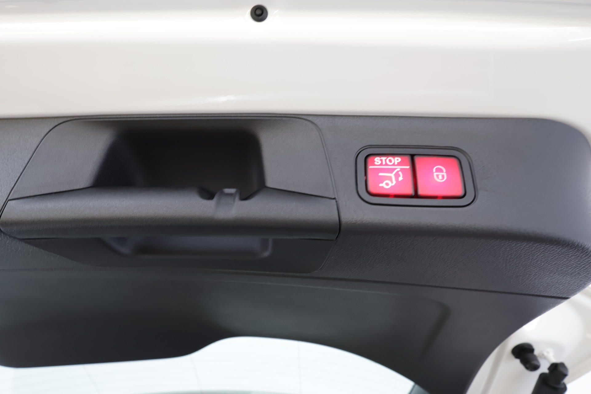 Mercedes-Benz EQB 2025