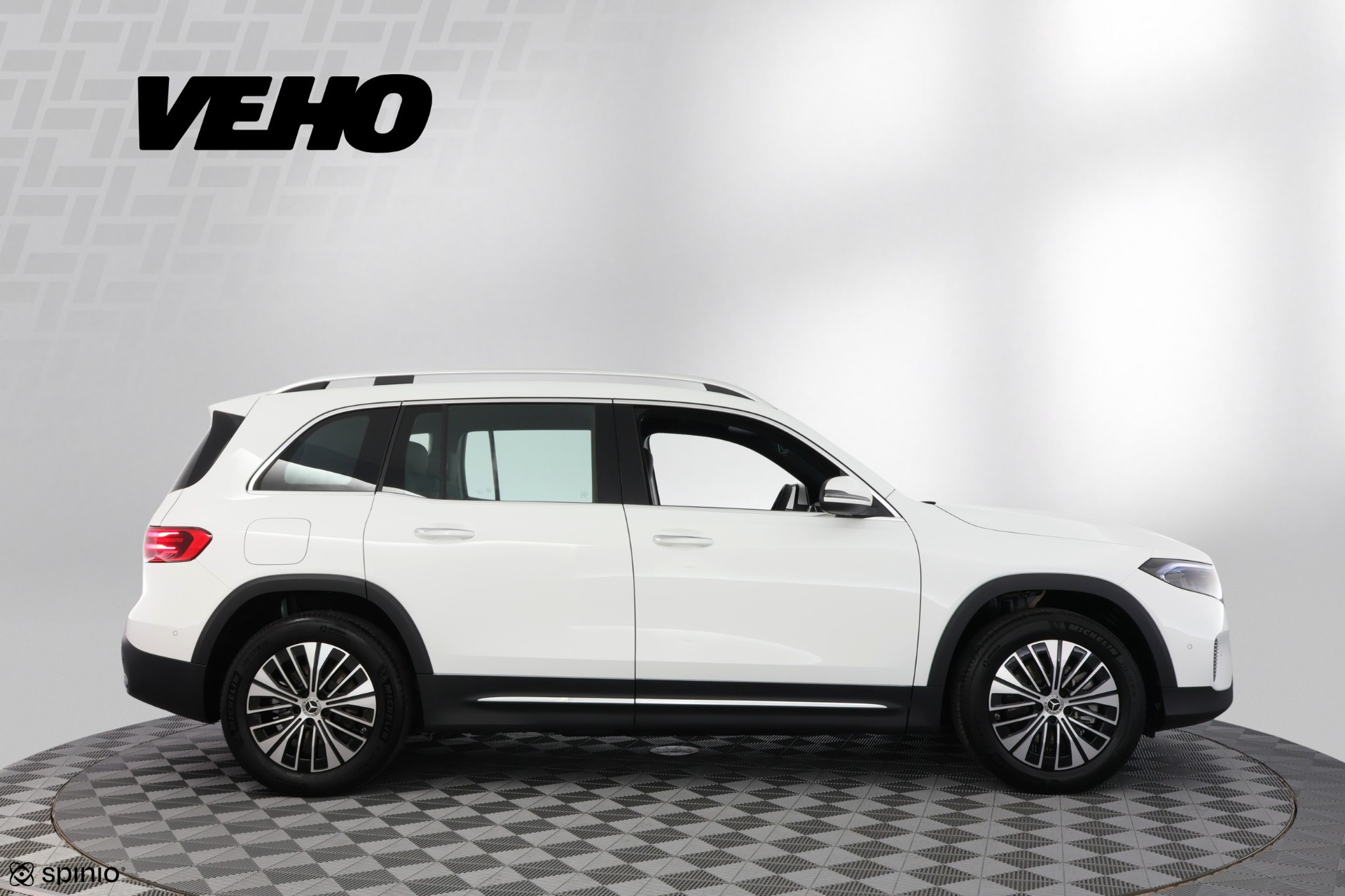 Mercedes-Benz EQB 2025