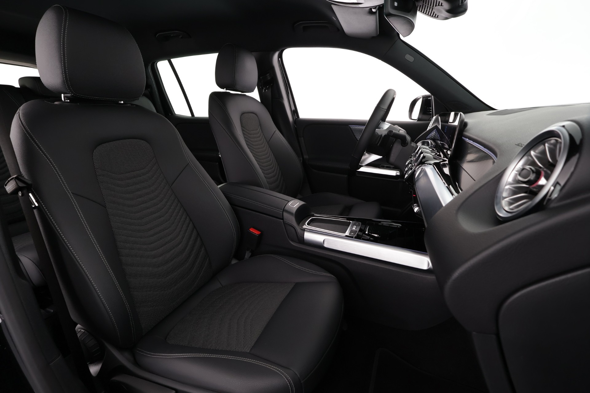 Mercedes-Benz EQB 2024