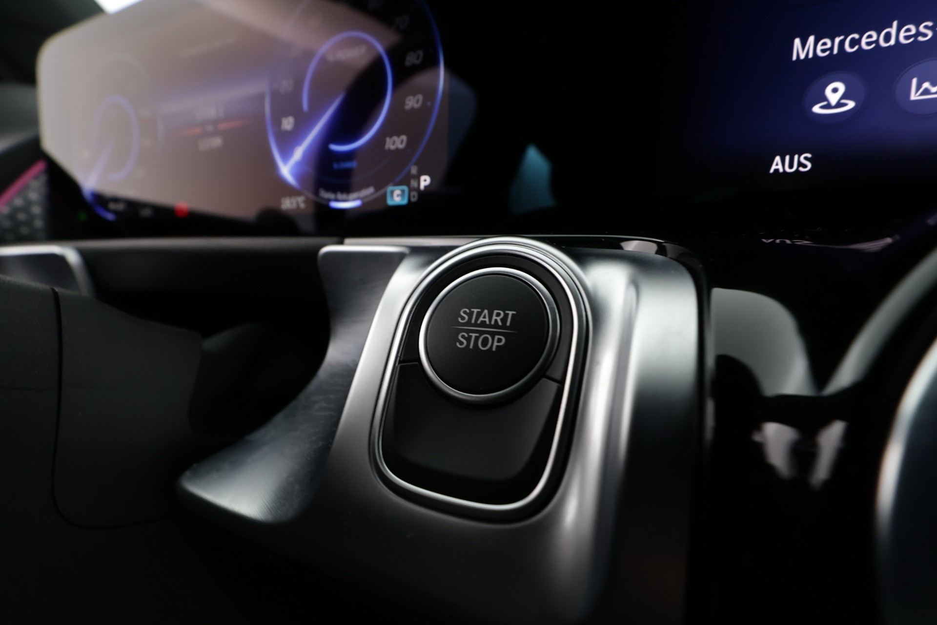 Mercedes-Benz EQB 2024