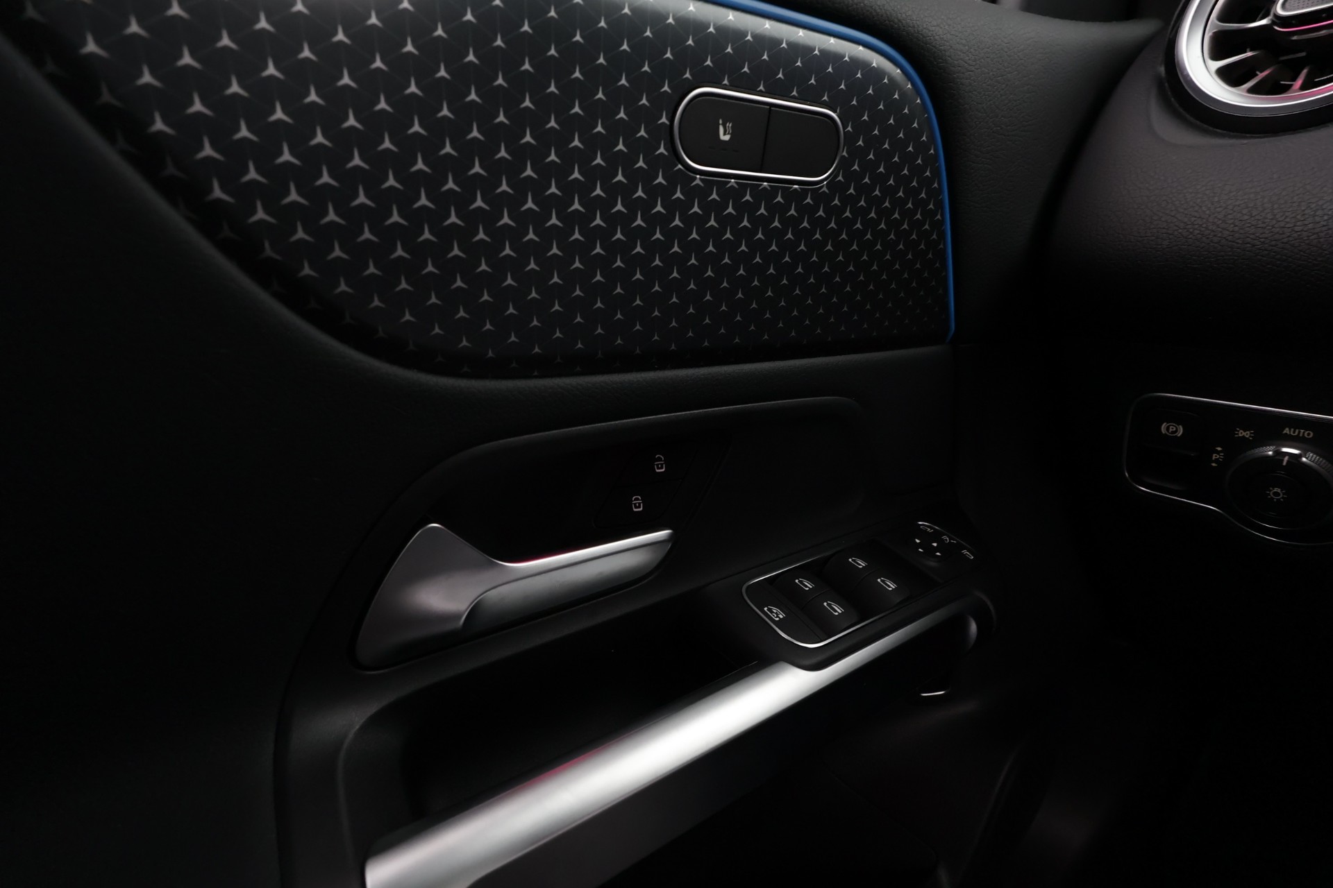 Mercedes-Benz EQB 2024