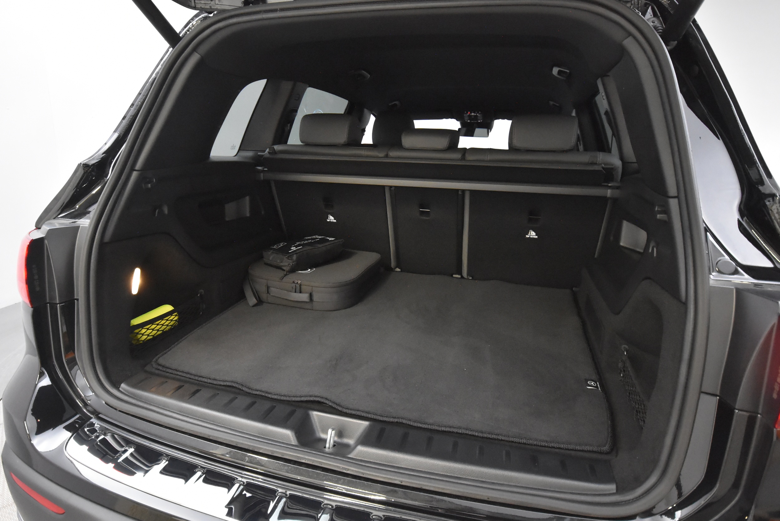 Mercedes-Benz EQB 2025