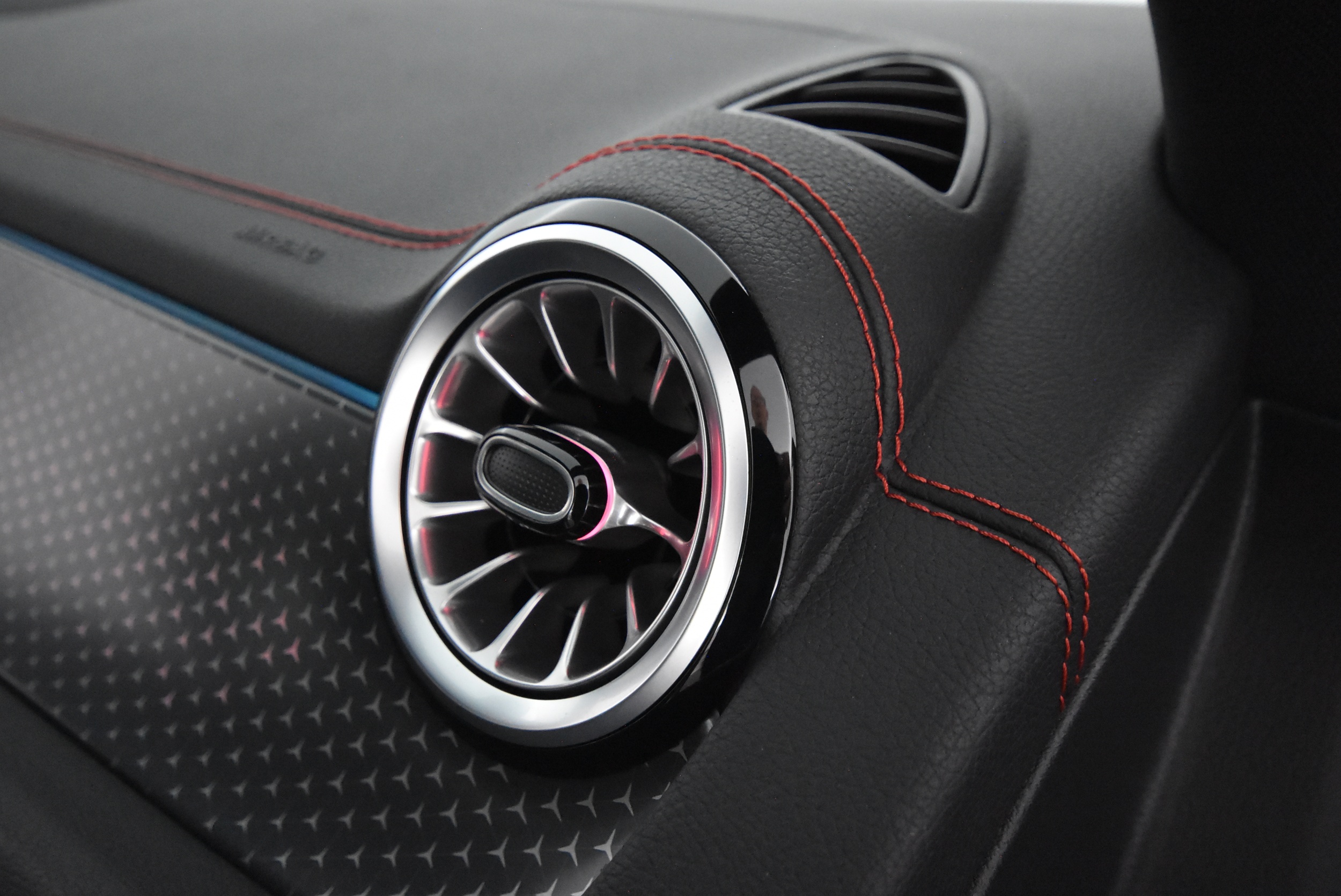 Mercedes-Benz EQA 2025